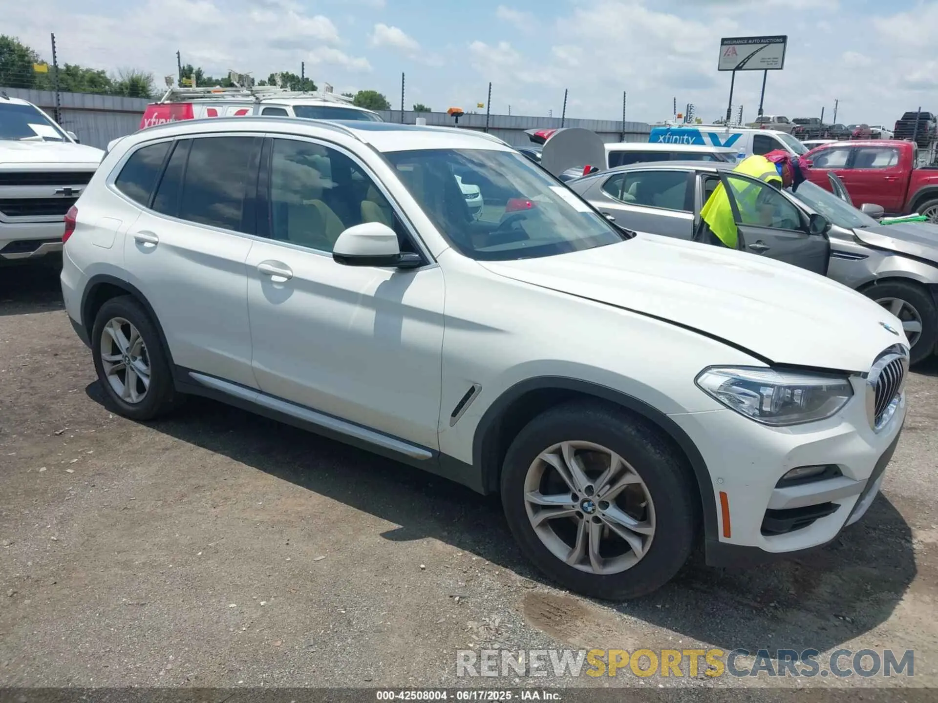 1 Photograph of a damaged car 5UXTY3C02M9G50065 BMW X3 2021