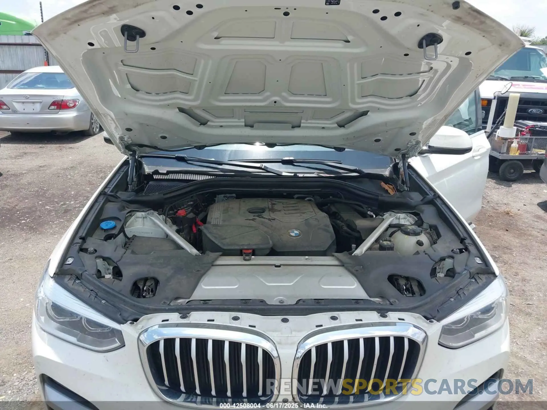 10 Photograph of a damaged car 5UXTY3C02M9G50065 BMW X3 2021