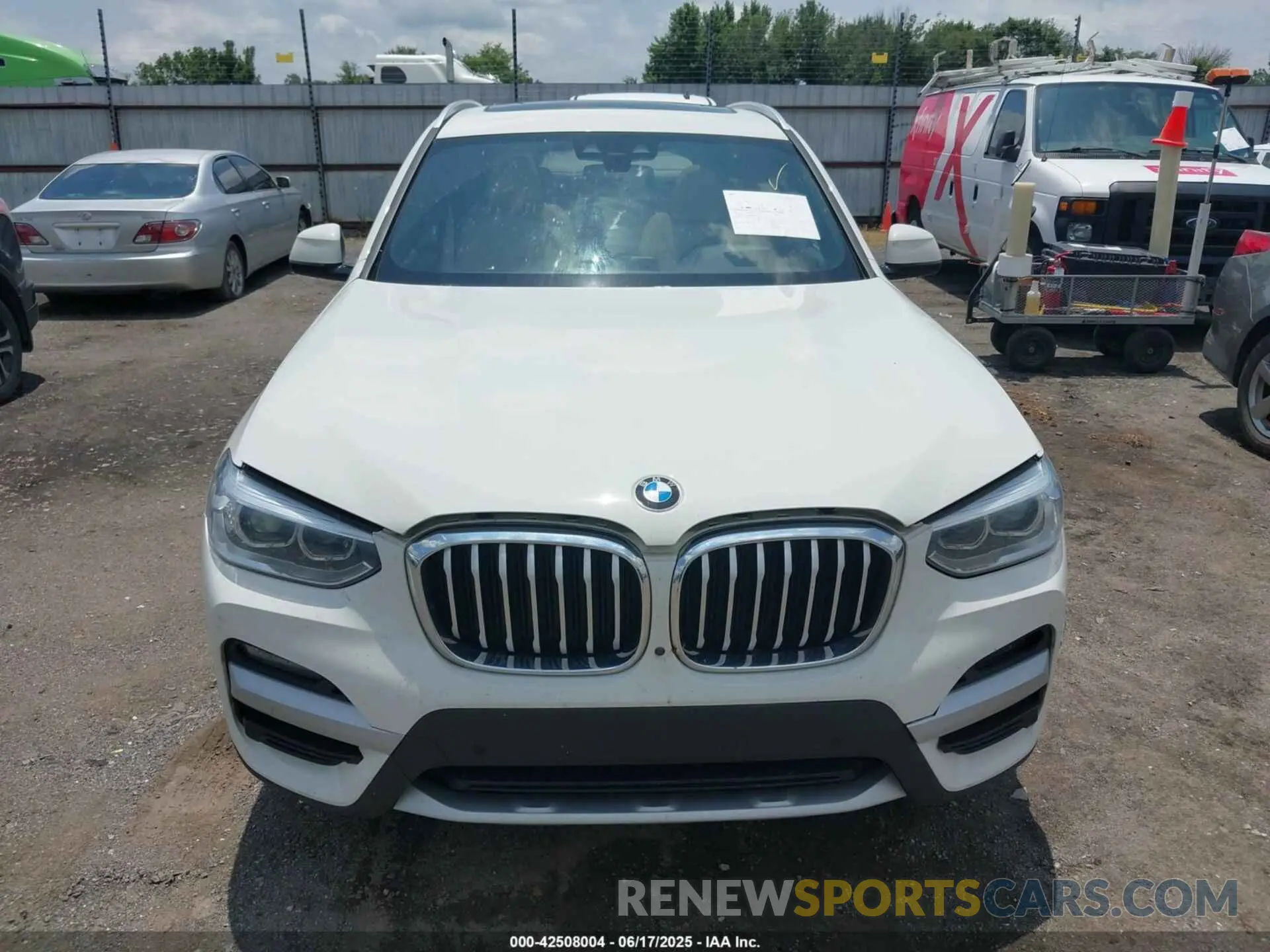 12 Photograph of a damaged car 5UXTY3C02M9G50065 BMW X3 2021