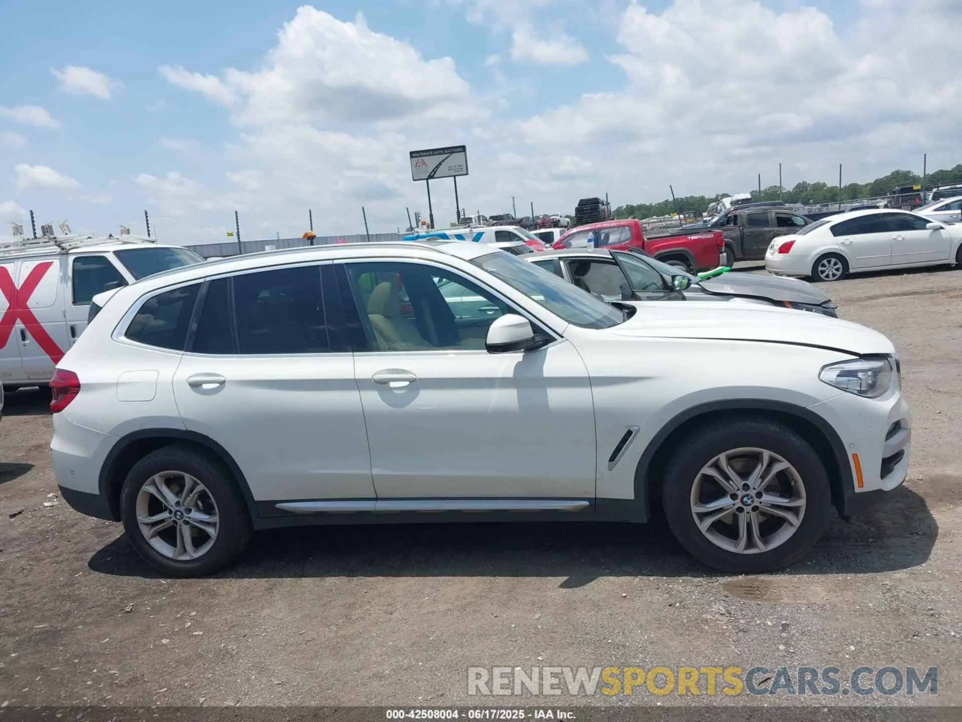 13 Photograph of a damaged car 5UXTY3C02M9G50065 BMW X3 2021