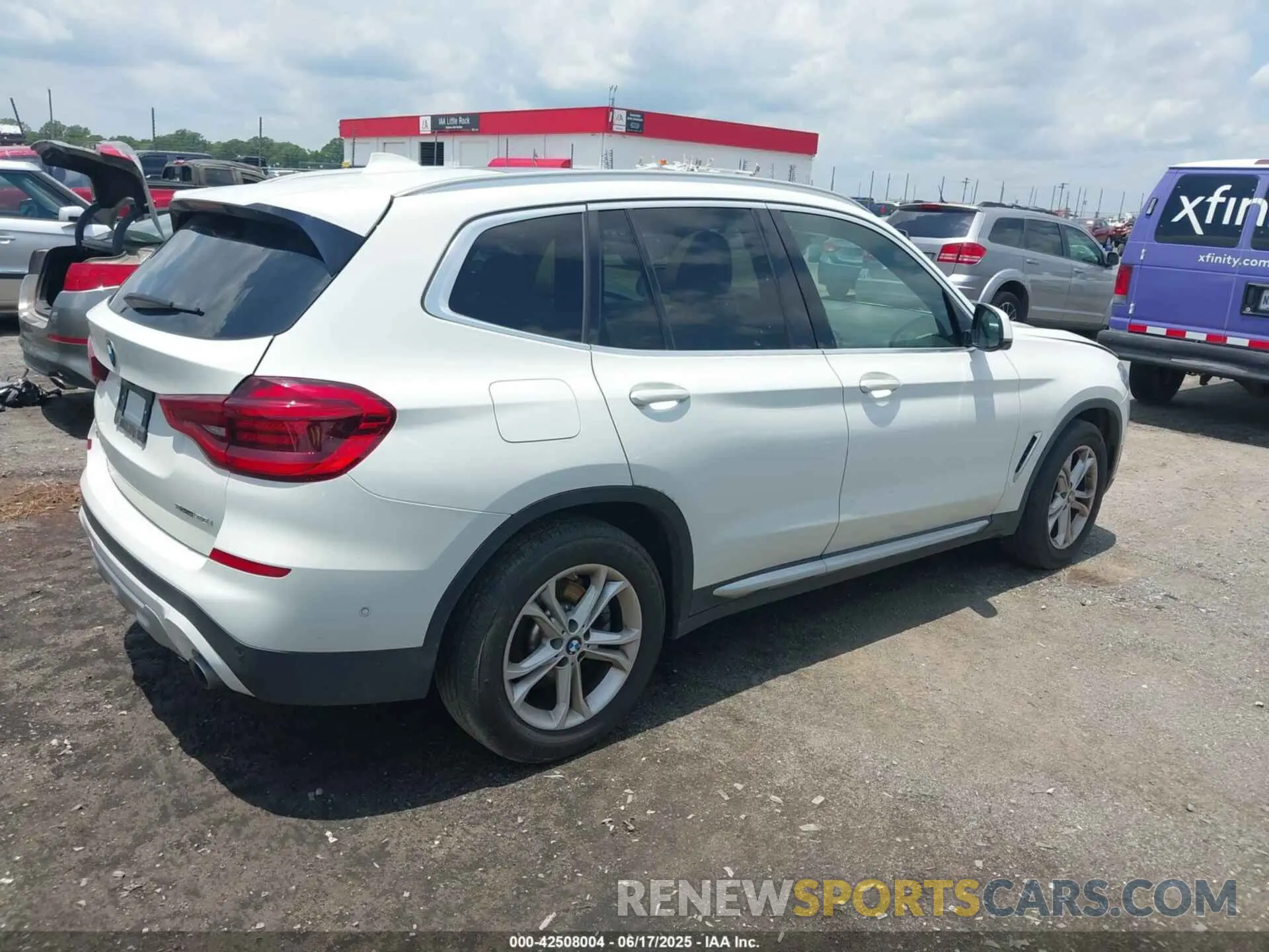 4 Photograph of a damaged car 5UXTY3C02M9G50065 BMW X3 2021