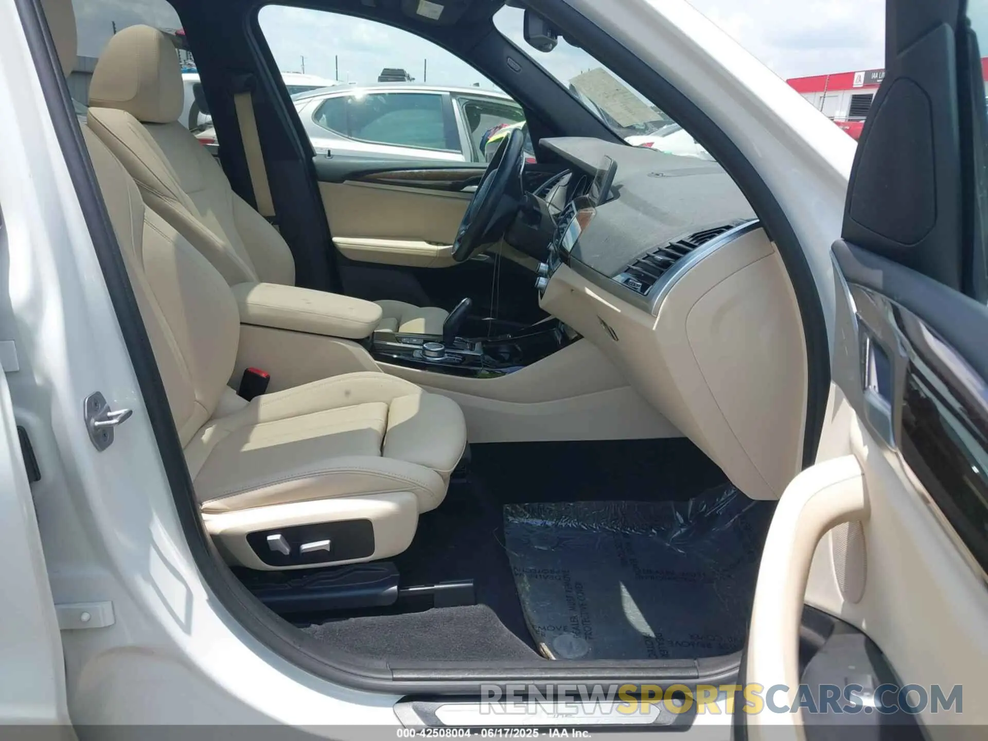 5 Photograph of a damaged car 5UXTY3C02M9G50065 BMW X3 2021