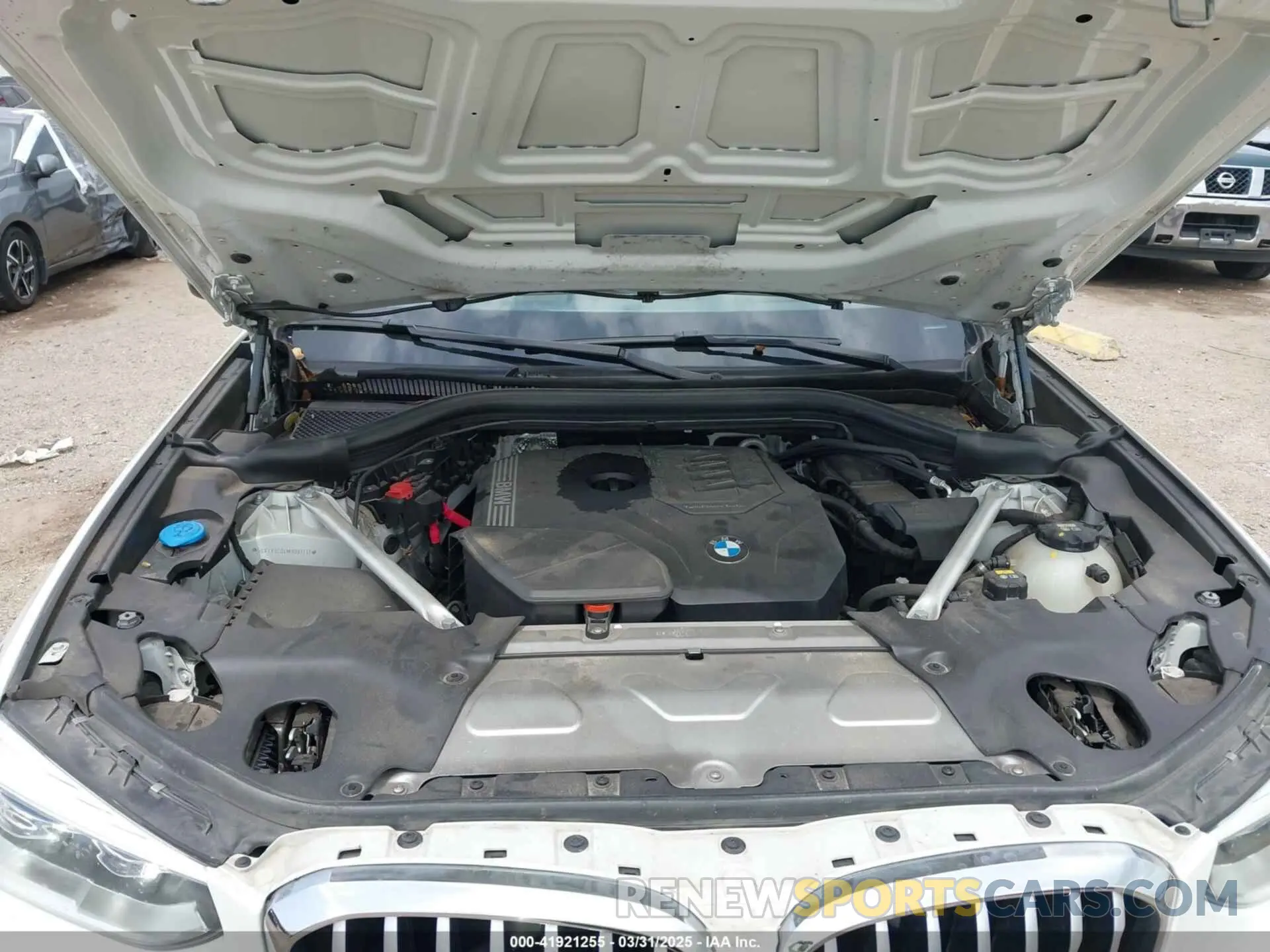10 Photograph of a damaged car 5UXTY3C04M9D81731 BMW X3 2021