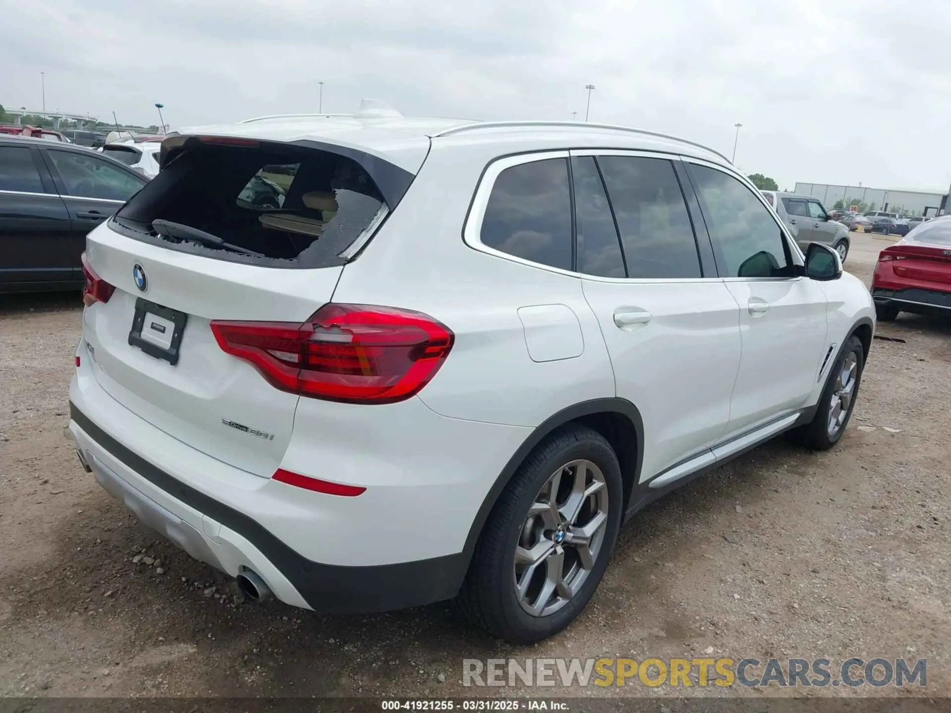 4 Photograph of a damaged car 5UXTY3C04M9D81731 BMW X3 2021