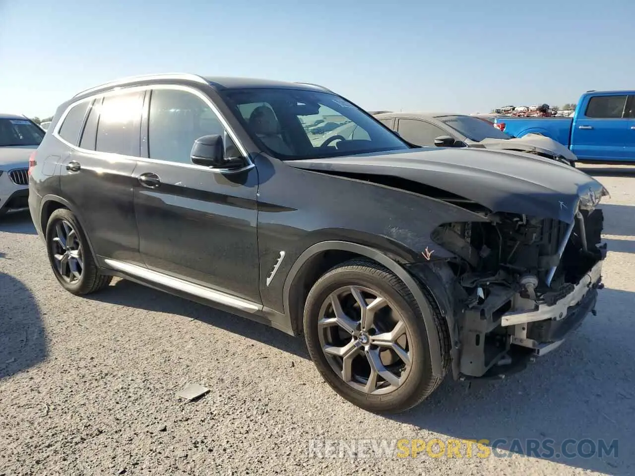 4 Photograph of a damaged car 5UXTY3C04M9E10628 BMW X3 2021