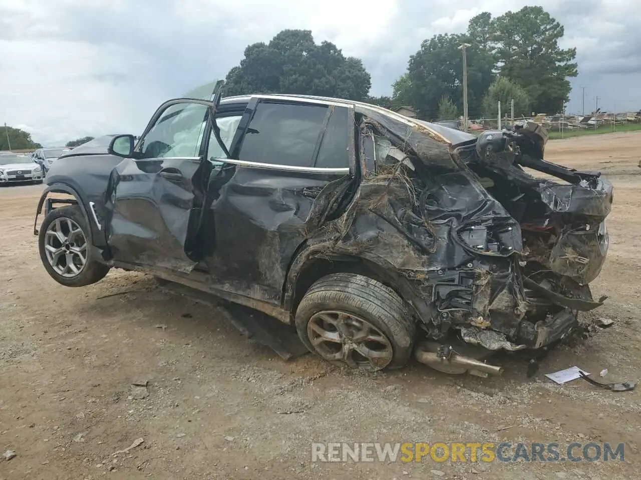 2 Photograph of a damaged car 5UXTY3C04M9E41605 BMW X3 2021