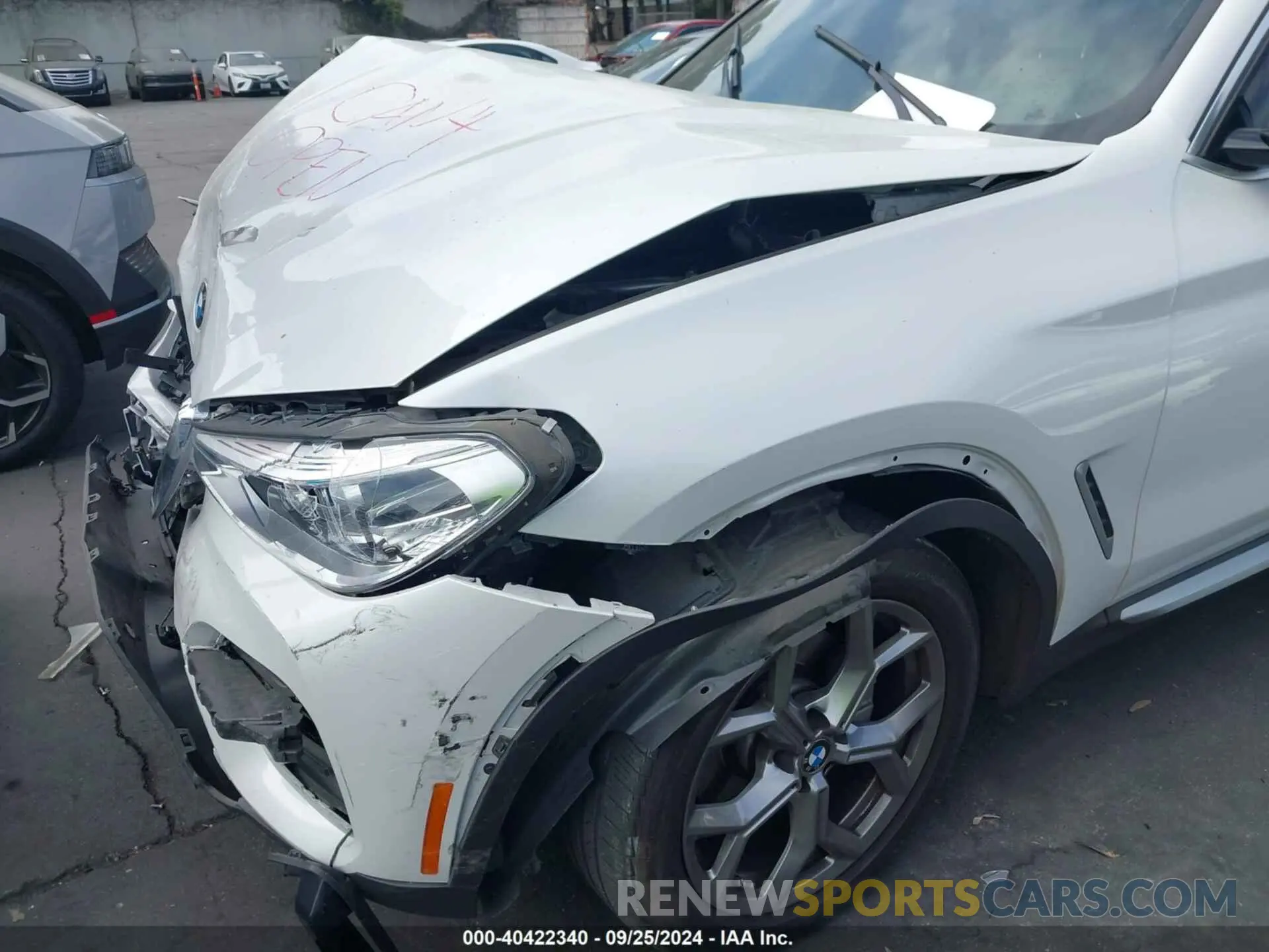 18 Photograph of a damaged car 5UXTY3C04M9E99729 BMW X3 2021