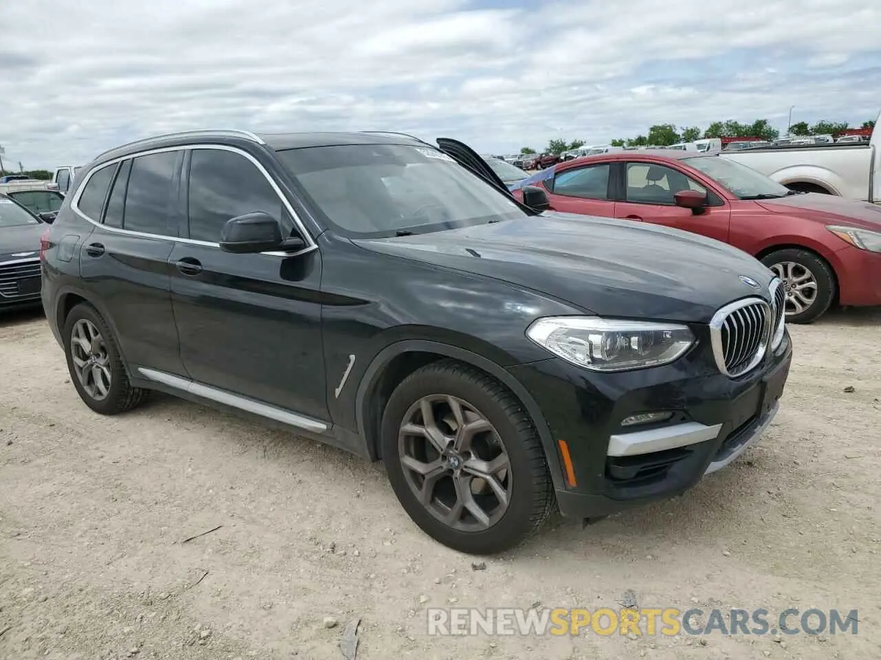 4 Photograph of a damaged car 5UXTY3C04M9G09873 BMW X3 2021