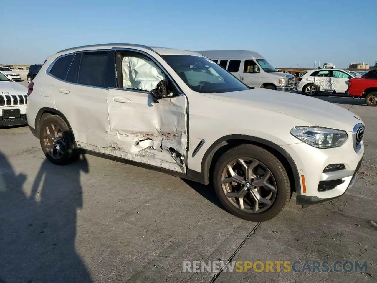 4 Photograph of a damaged car 5UXTY3C04M9G51802 BMW X3 2021
