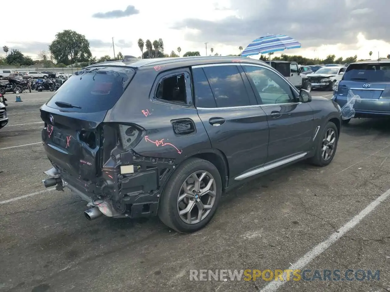 3 Photograph of a damaged car 5UXTY3C06M9H18805 BMW X3 2021