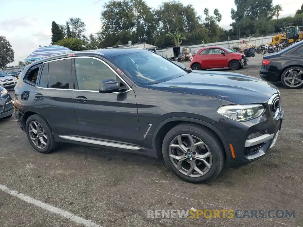 4 Photograph of a damaged car 5UXTY3C06M9H18805 BMW X3 2021