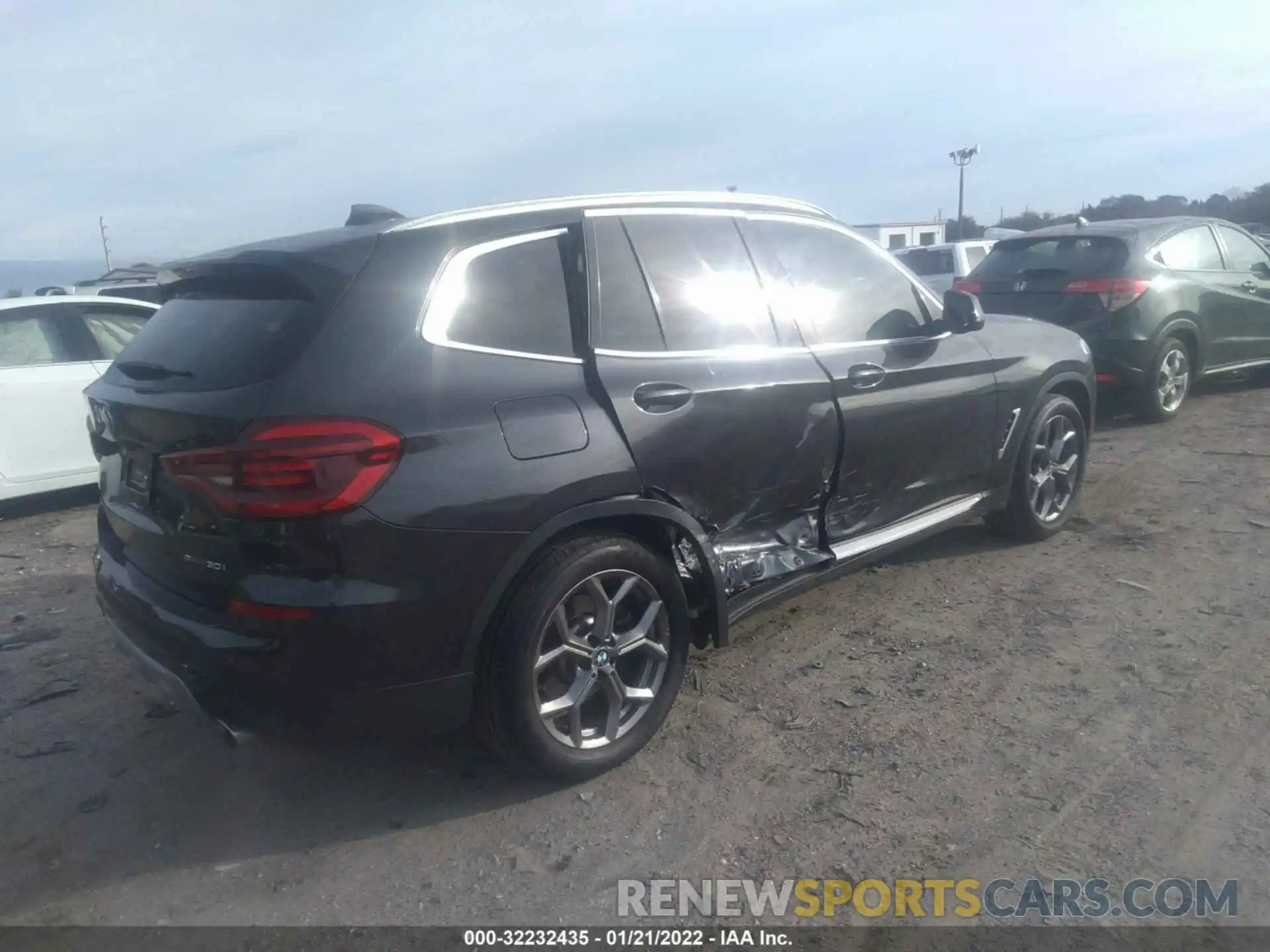 4 Photograph of a damaged car 5UXTY3C07M9D85093 BMW X3 2021