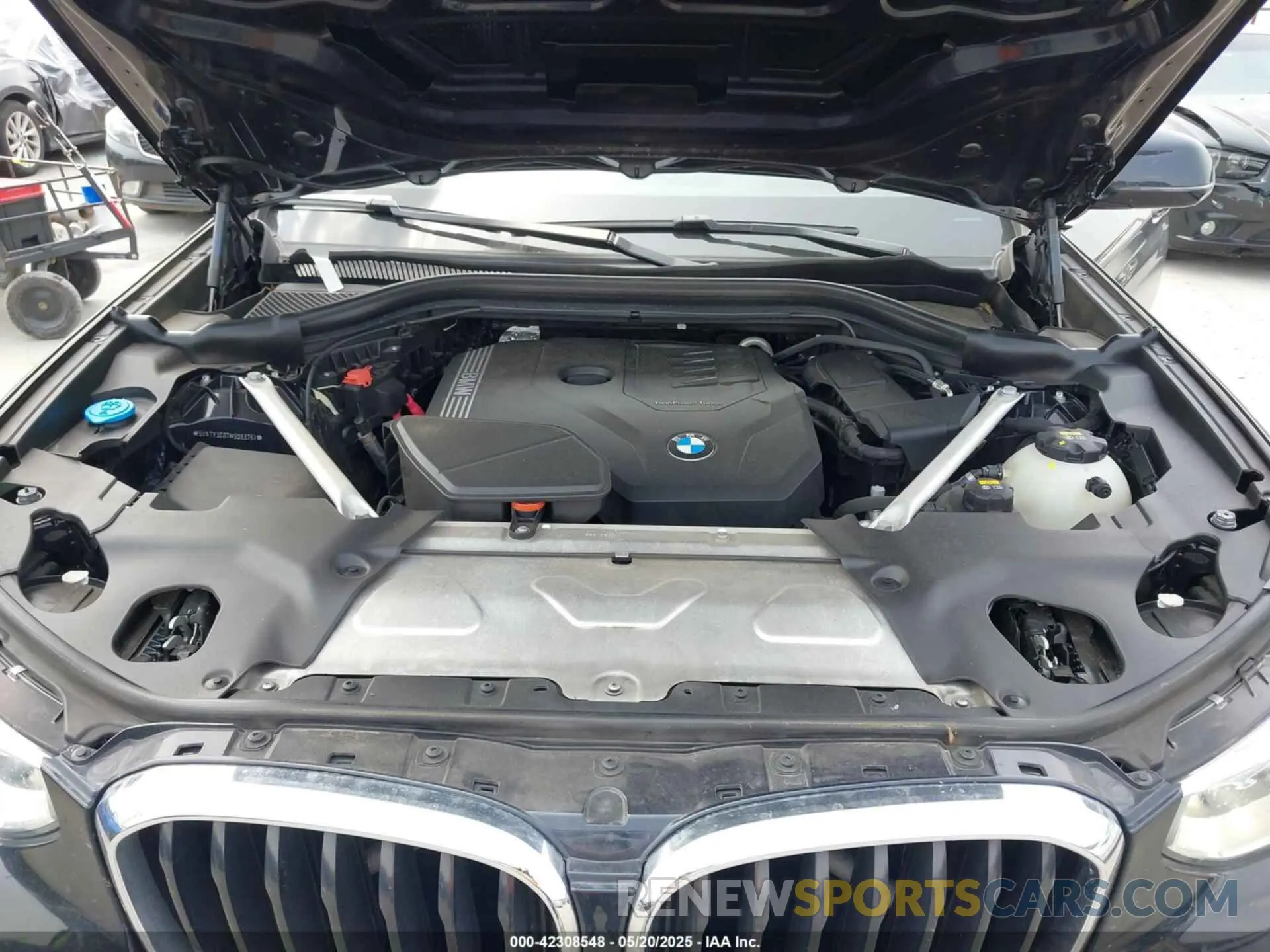 10 Photograph of a damaged car 5UXTY3C07M9D93761 BMW X3 2021