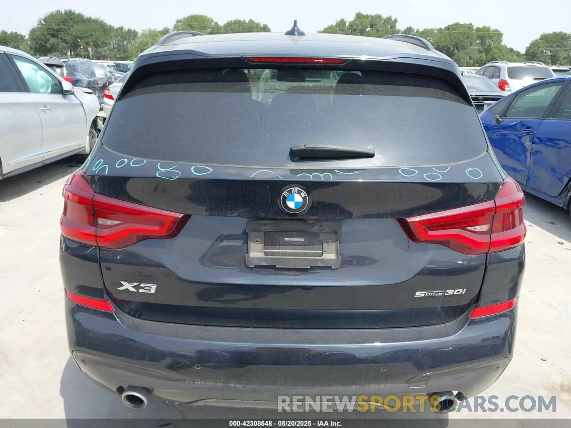 16 Photograph of a damaged car 5UXTY3C07M9D93761 BMW X3 2021