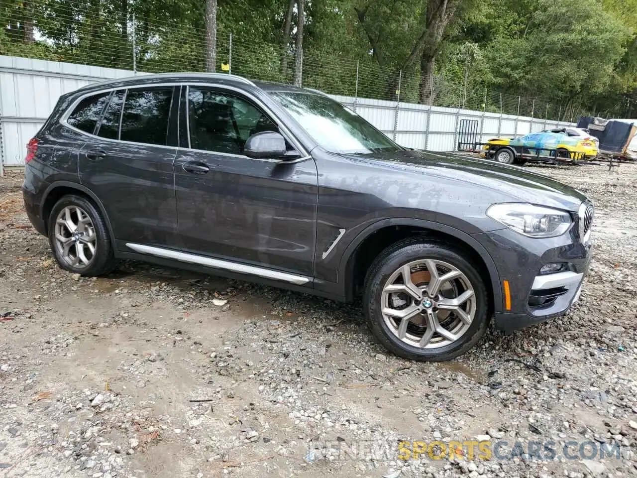 4 Photograph of a damaged car 5UXTY3C07M9E99627 BMW X3 2021
