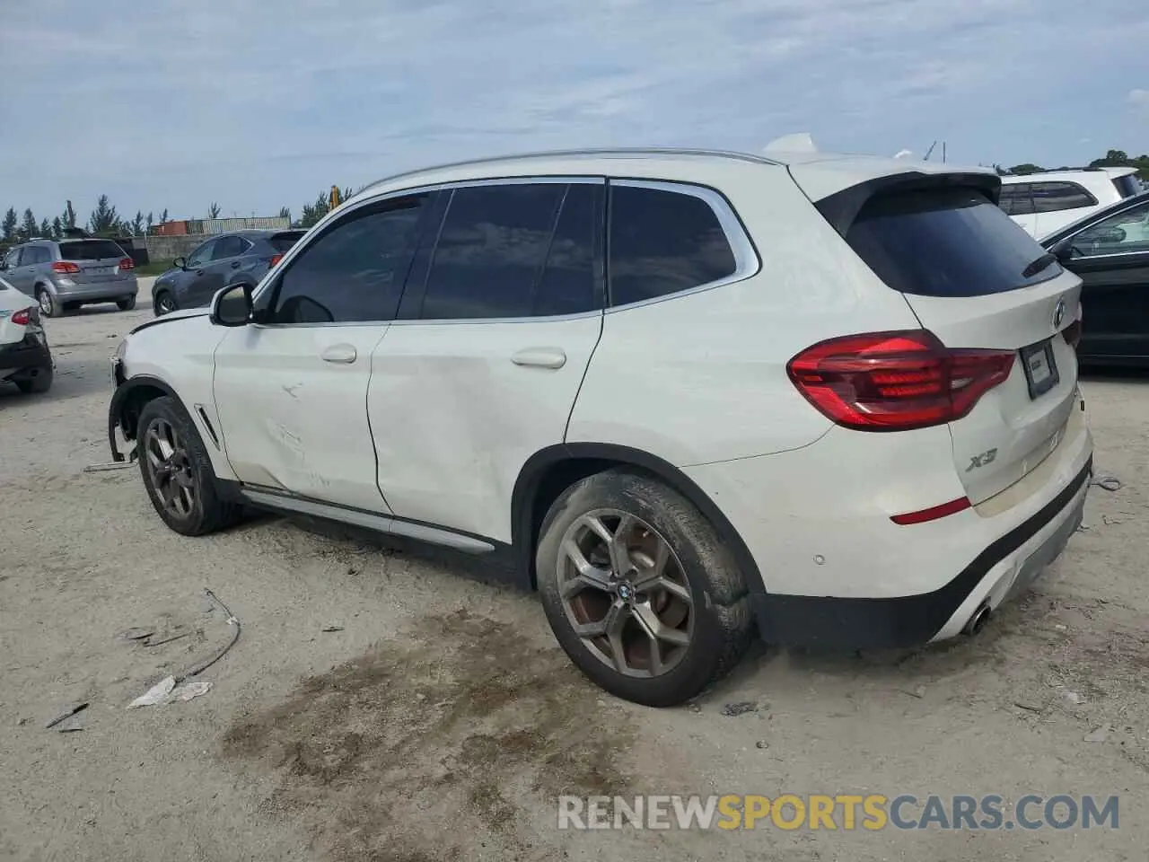 2 Photograph of a damaged car 5UXTY3C07M9F95824 BMW X3 2021