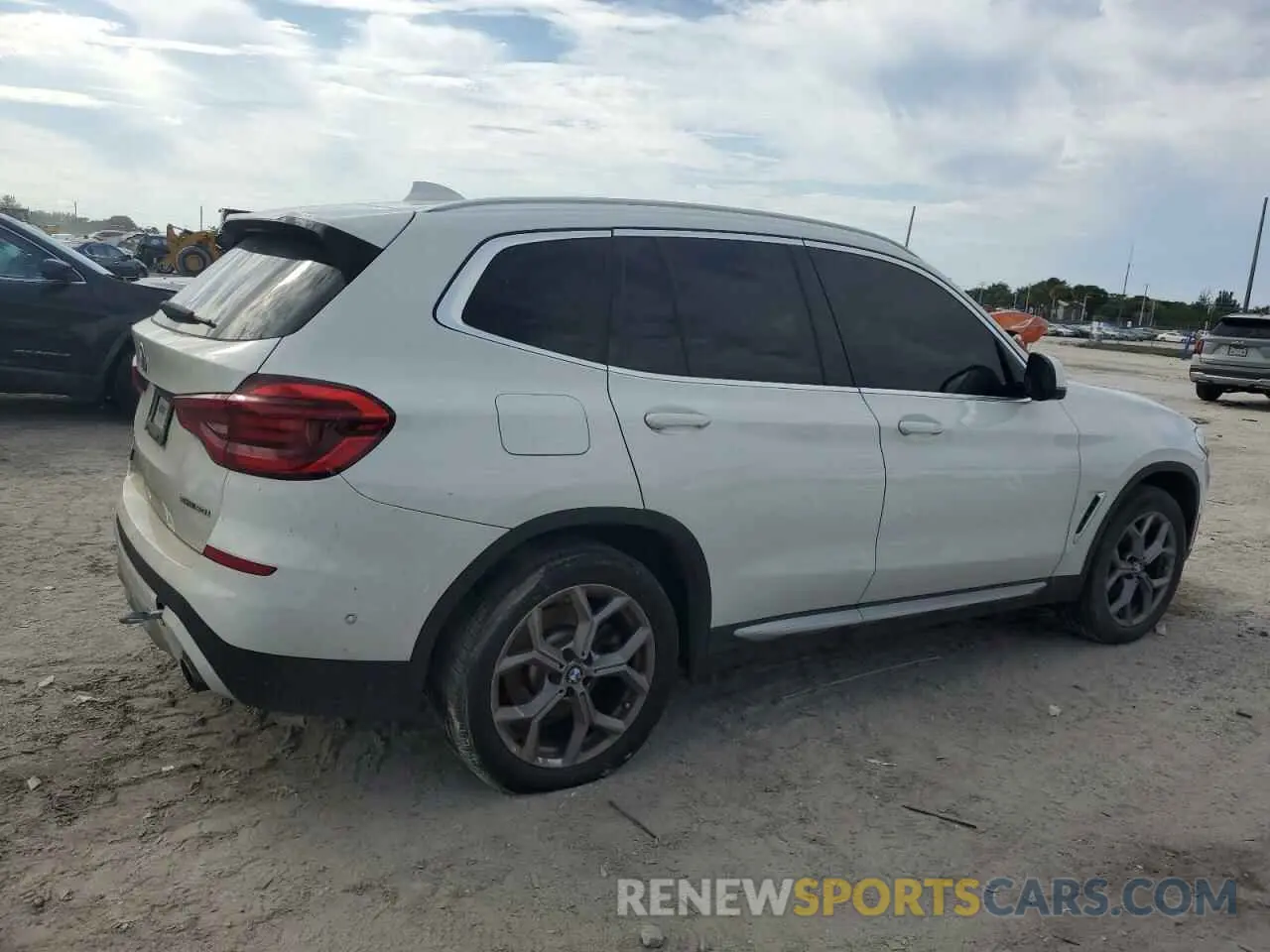 3 Photograph of a damaged car 5UXTY3C07M9F95824 BMW X3 2021
