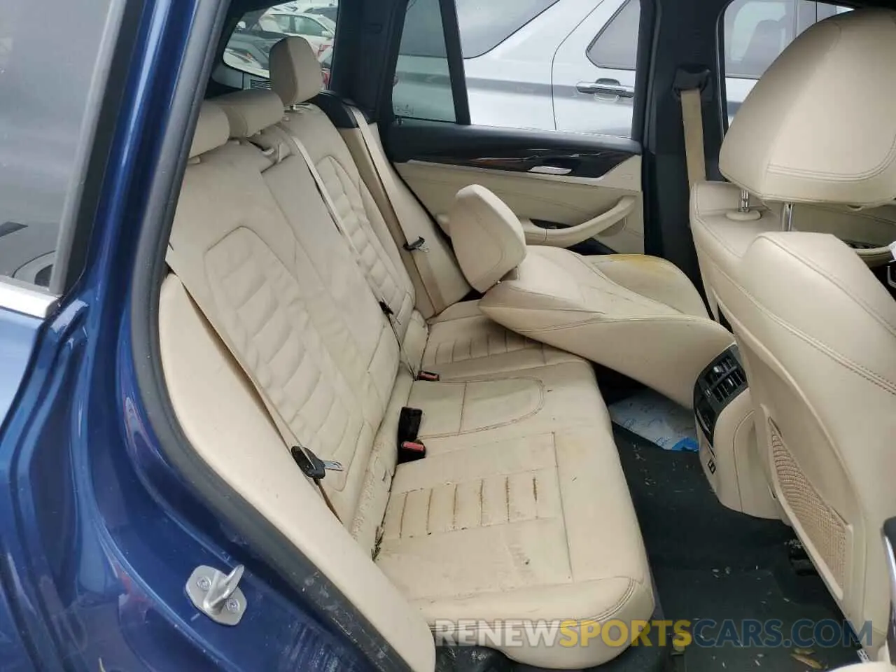 11 Photograph of a damaged car 5UXTY3C07M9H67348 BMW X3 2021
