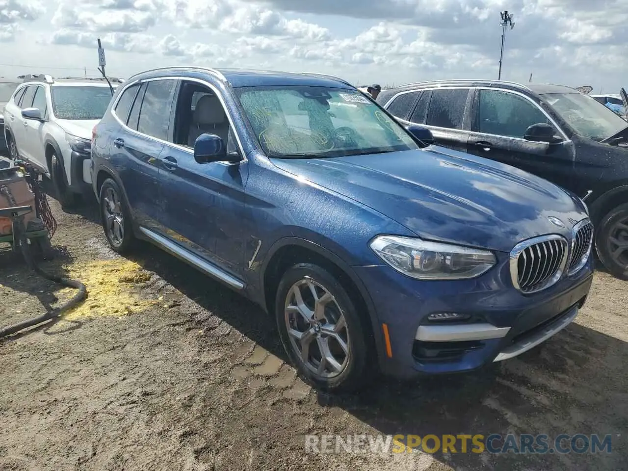 4 Photograph of a damaged car 5UXTY3C07M9H67348 BMW X3 2021