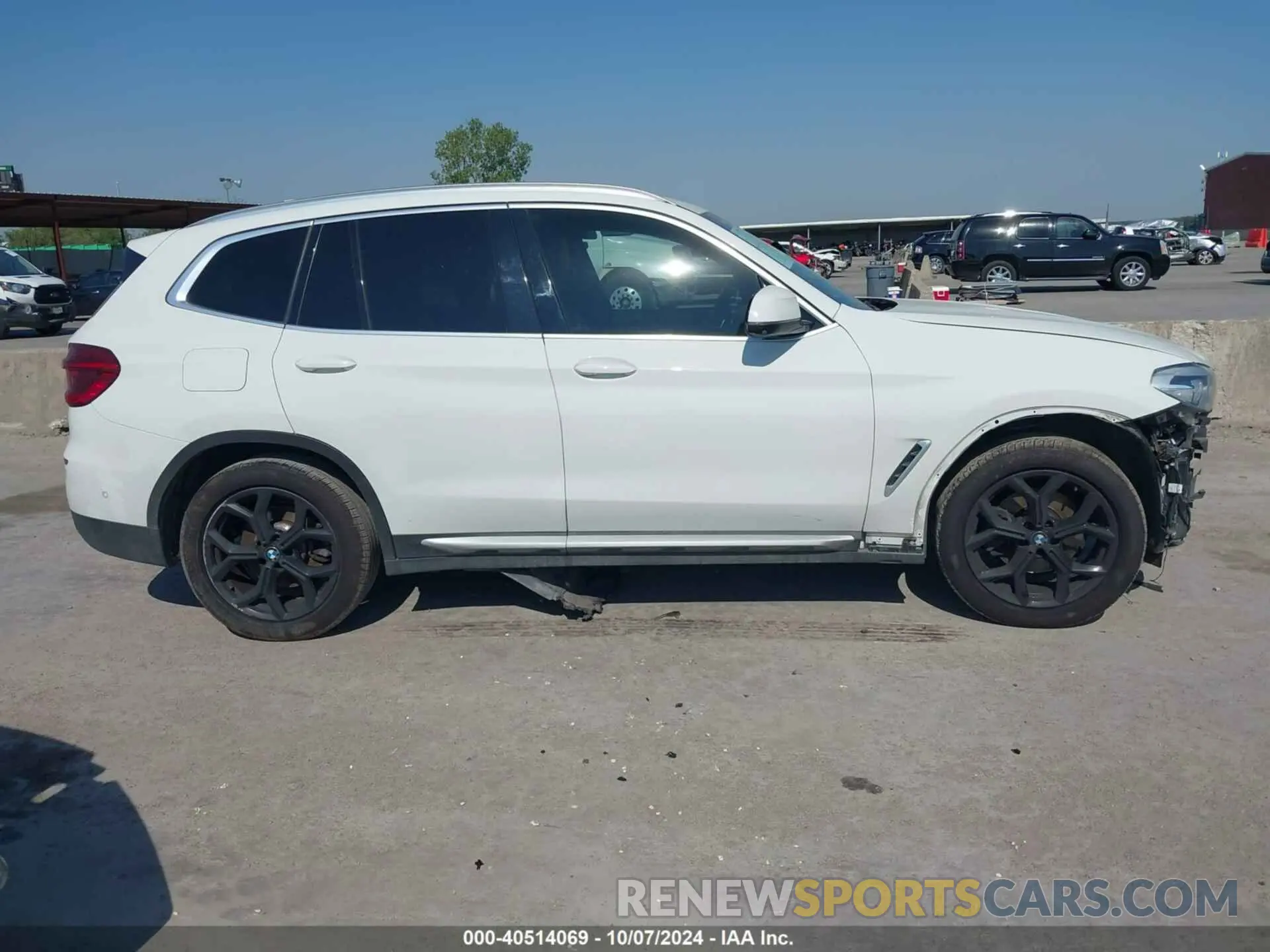 14 Photograph of a damaged car 5UXTY3C07M9H88586 BMW X3 2021