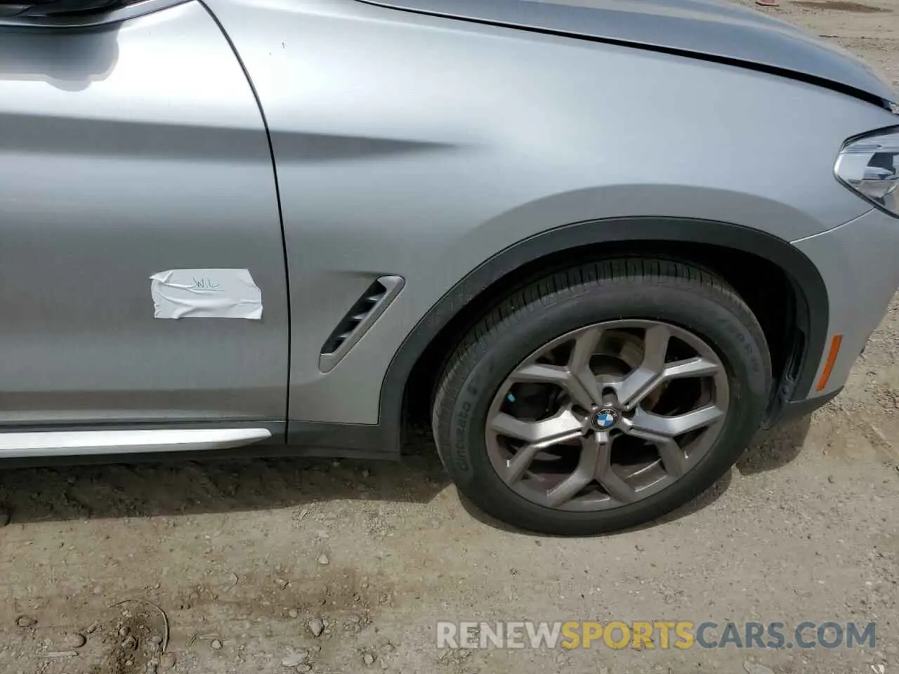 13 Photograph of a damaged car 5UXTY3C08M9E37198 BMW X3 2021