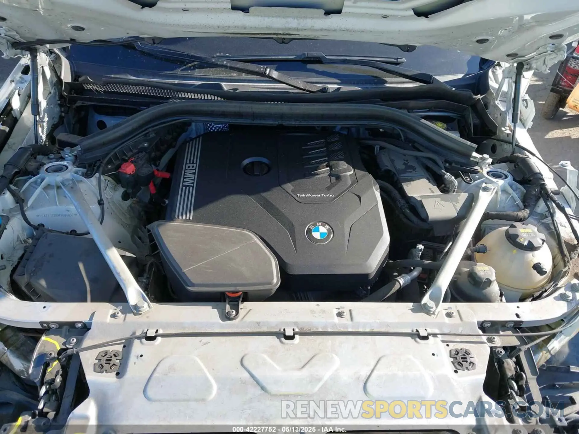 10 Photograph of a damaged car 5UXTY3C08M9G04837 BMW X3 2021