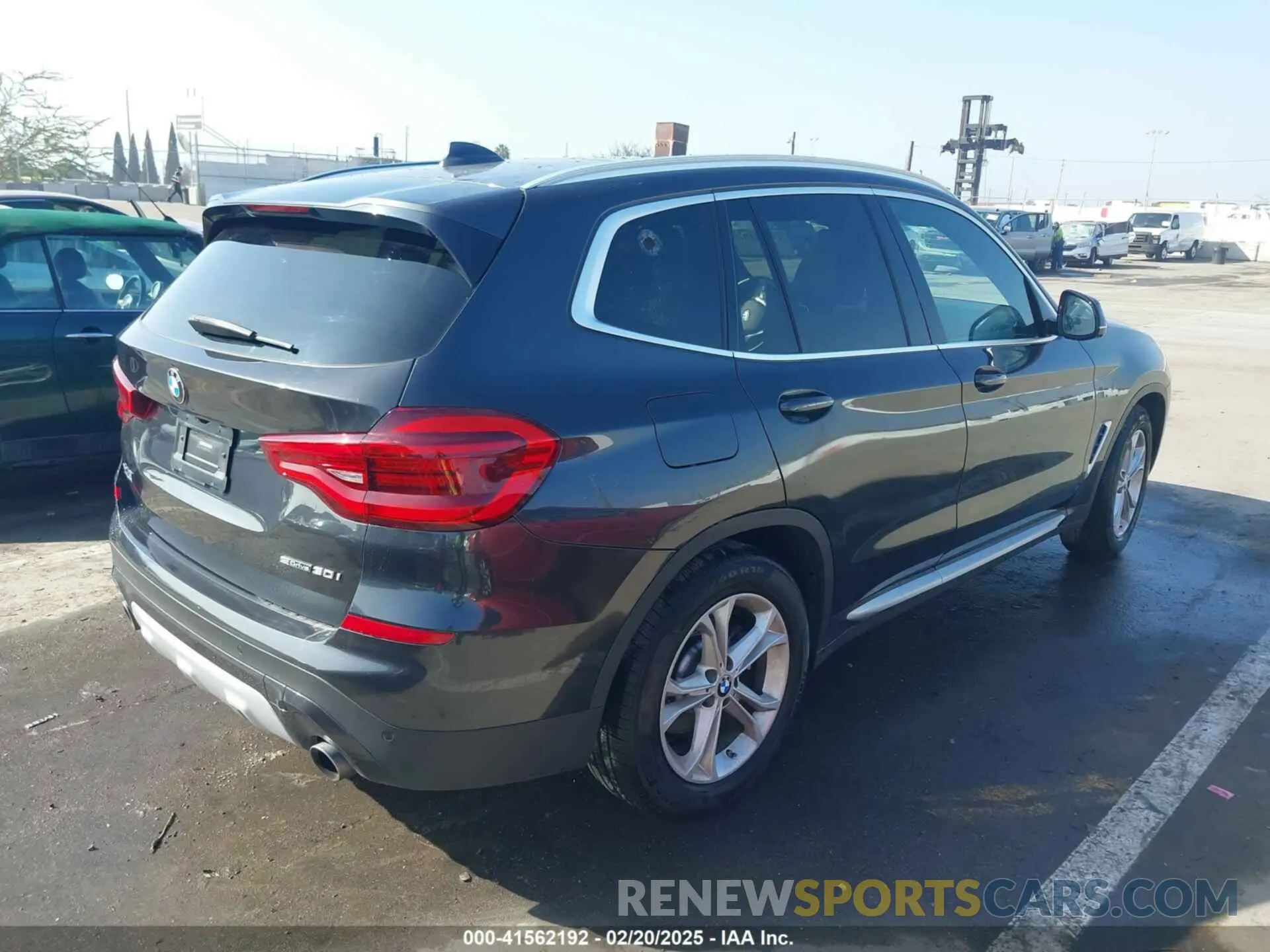 4 Photograph of a damaged car 5UXTY3C08M9G12128 BMW X3 2021