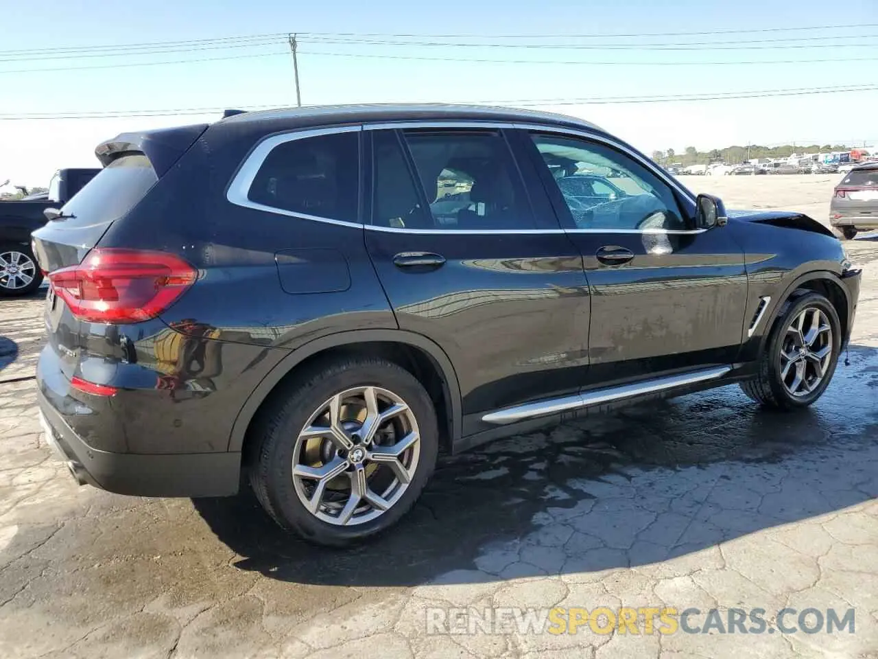 3 Photograph of a damaged car 5UXTY3C08M9G37045 BMW X3 2021