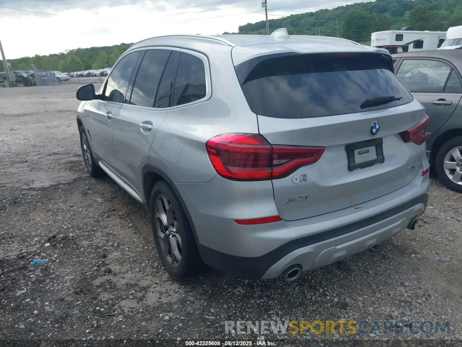 3 Photograph of a damaged car 5UXTY3C09M9E14741 BMW X3 2021
