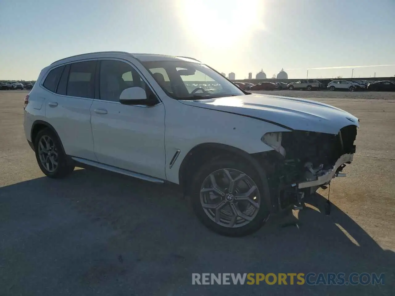 4 Photograph of a damaged car 5UXTY3C0XM9E69148 BMW X3 2021