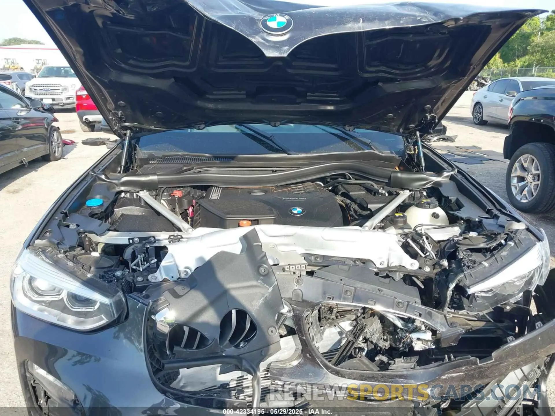 10 Photograph of a damaged car 5UXTY3C0XM9H12599 BMW X3 2021