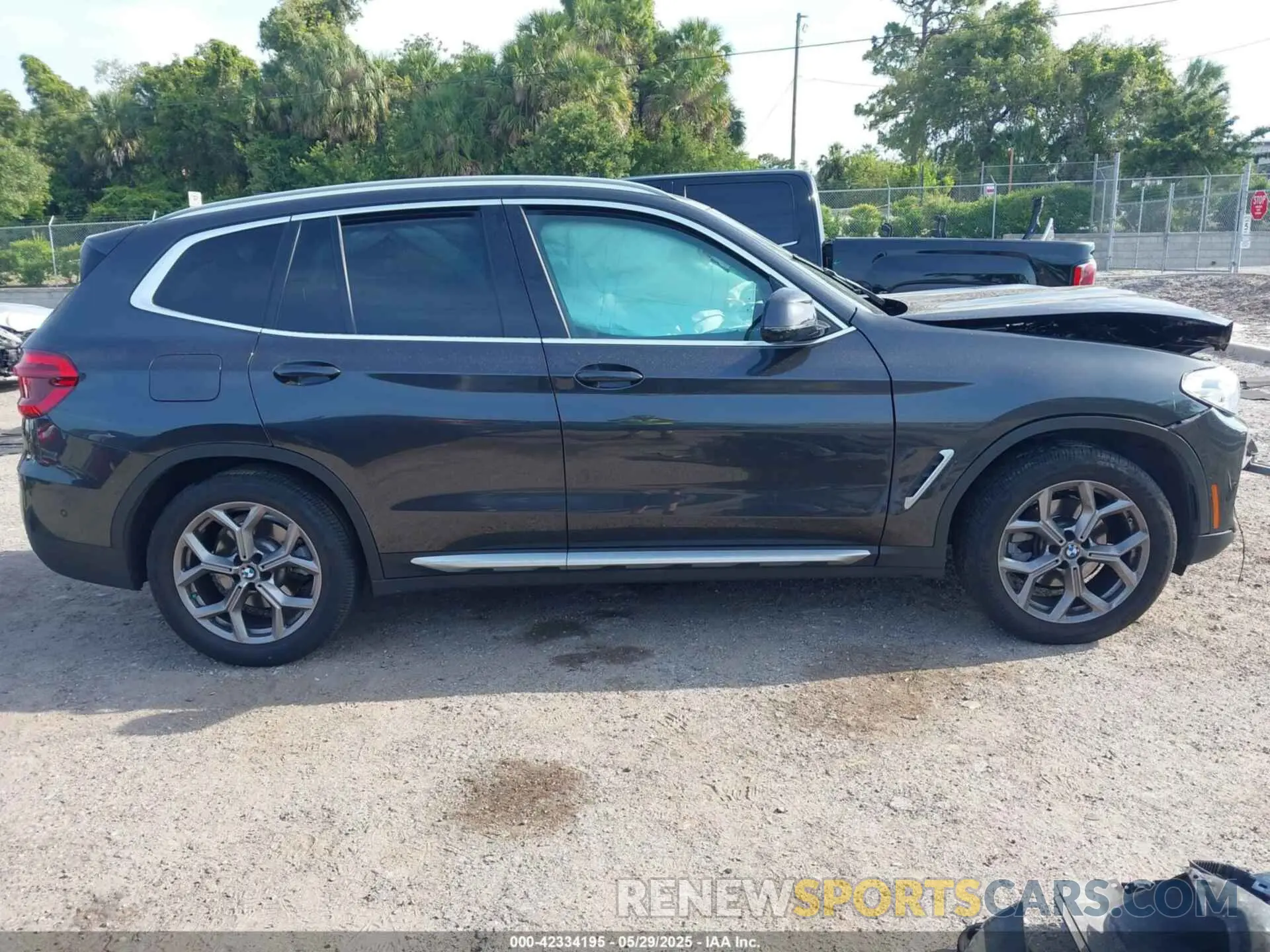 13 Photograph of a damaged car 5UXTY3C0XM9H12599 BMW X3 2021