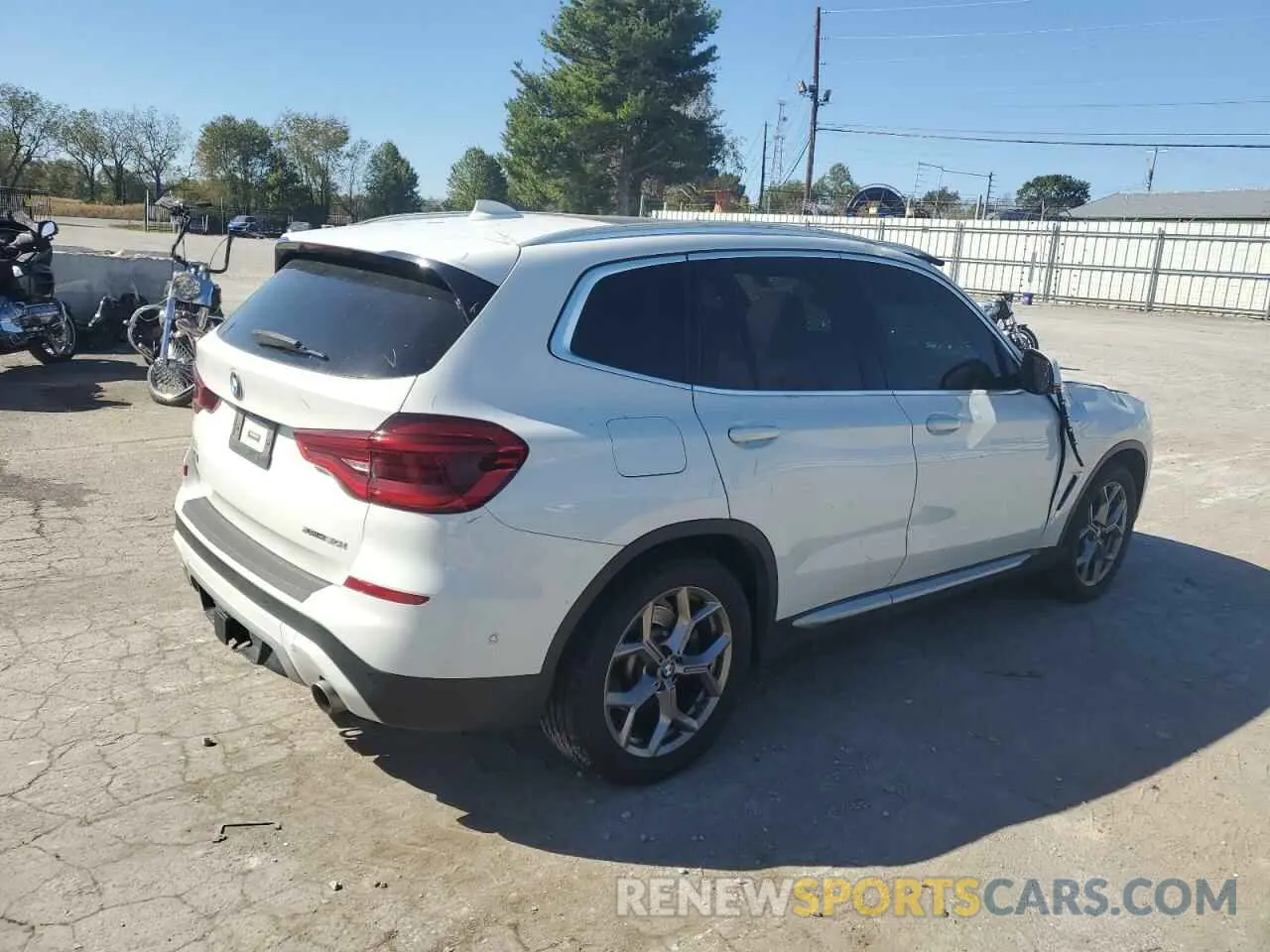 3 Photograph of a damaged car 5UXTY5C00M9D90504 BMW X3 2021