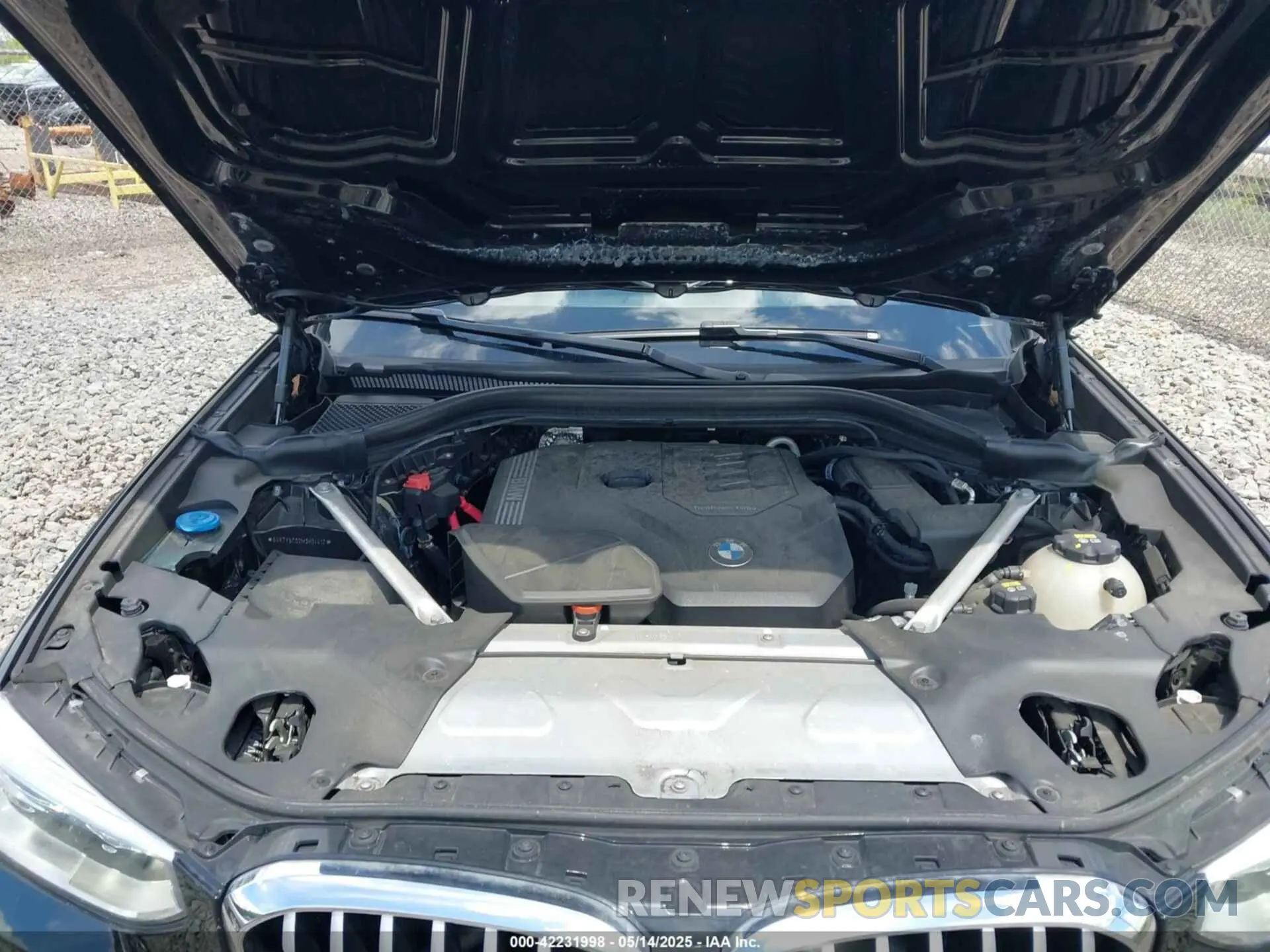 10 Photograph of a damaged car 5UXTY5C00M9H04412 BMW X3 2021