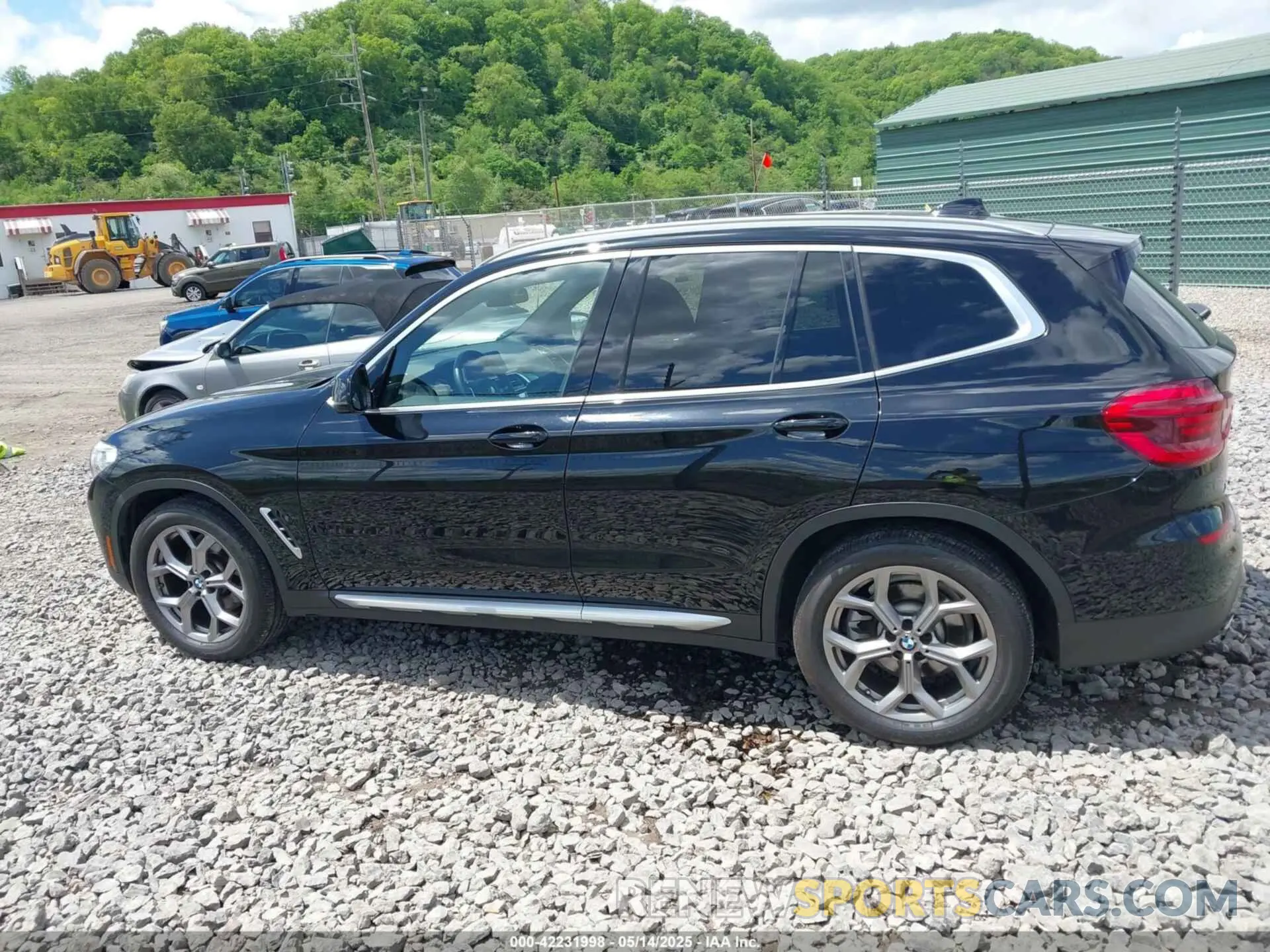 14 Photograph of a damaged car 5UXTY5C00M9H04412 BMW X3 2021