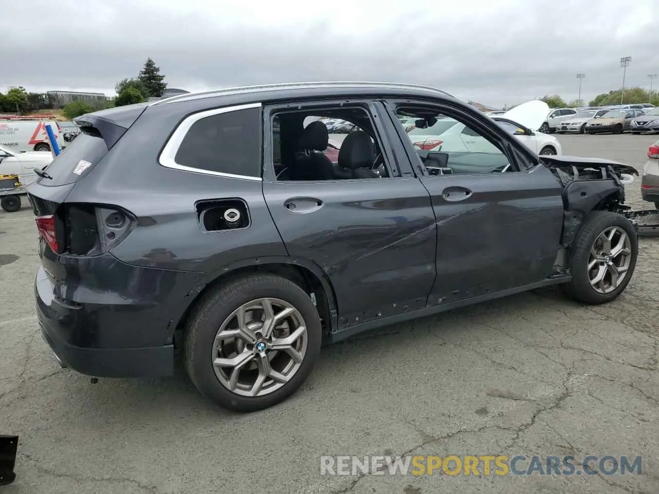 3 Photograph of a damaged car 5UXTY5C00M9H56123 BMW X3 2021
