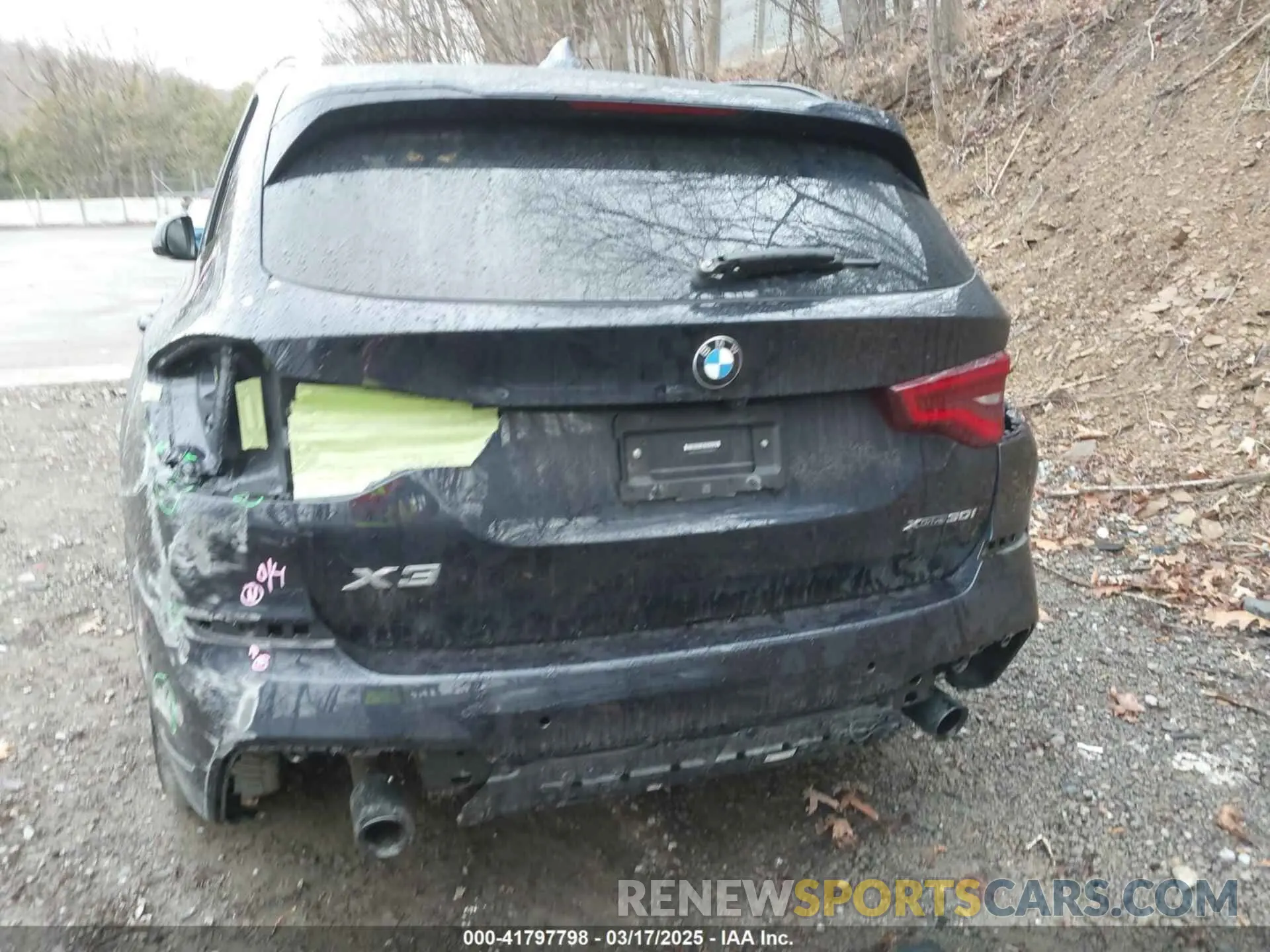 12 Photograph of a damaged car 5UXTY5C00M9H80275 BMW X3 2021