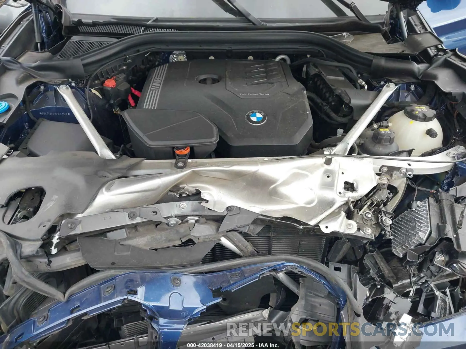 10 Photograph of a damaged car 5UXTY5C01M9E42951 BMW X3 2021