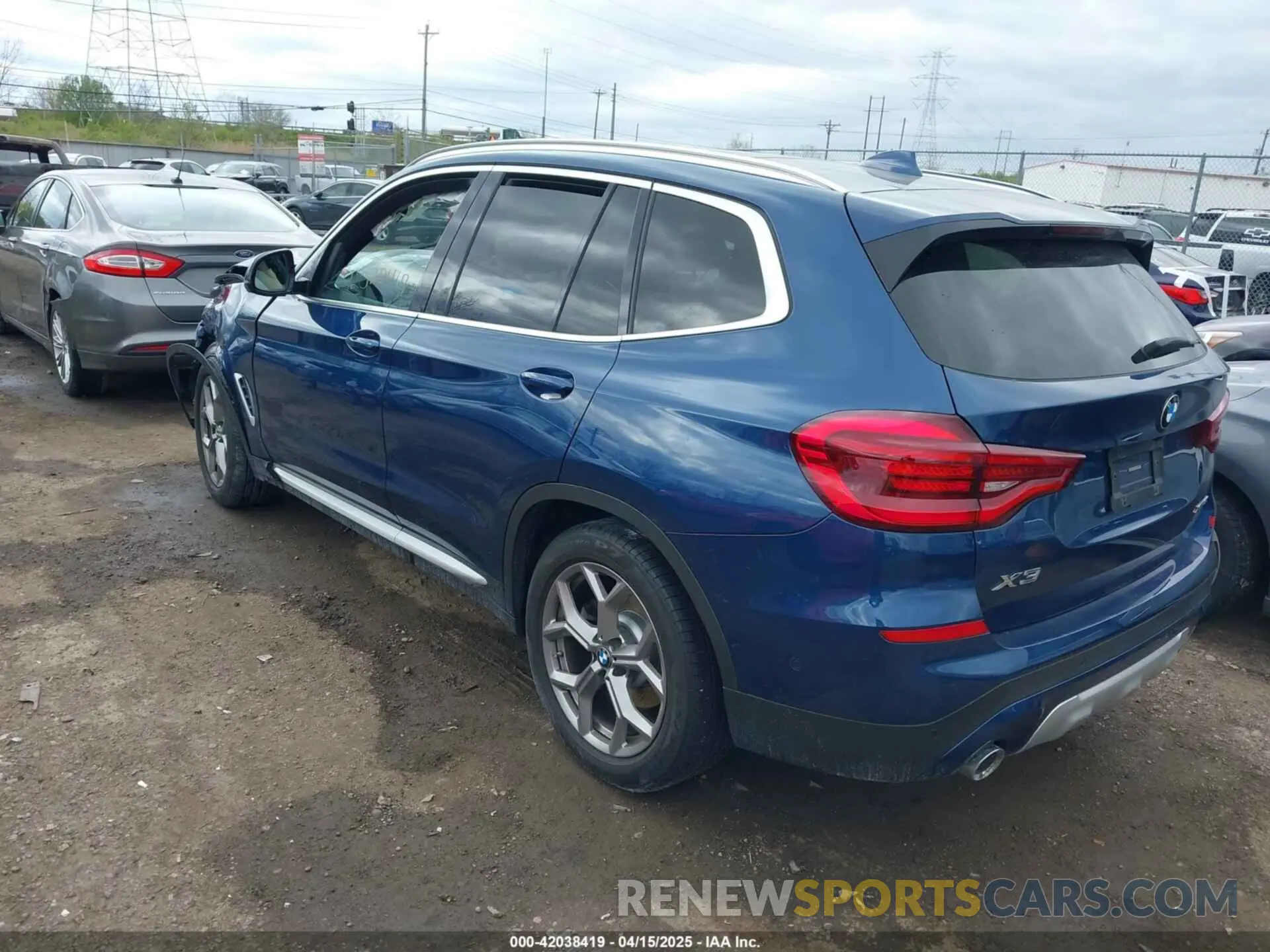 3 Photograph of a damaged car 5UXTY5C01M9E42951 BMW X3 2021