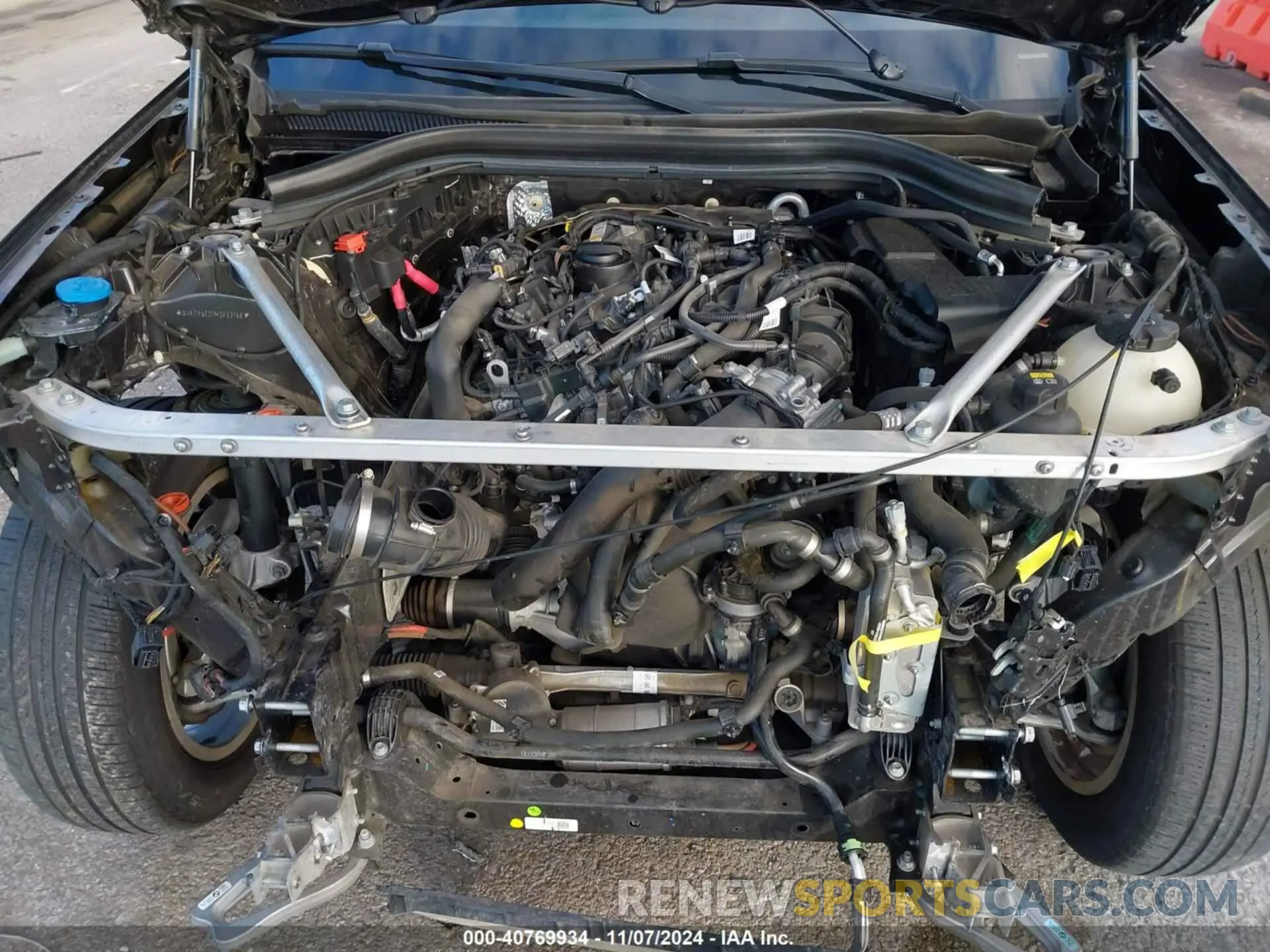 10 Photograph of a damaged car 5UXTY5C01M9F33198 BMW X3 2021