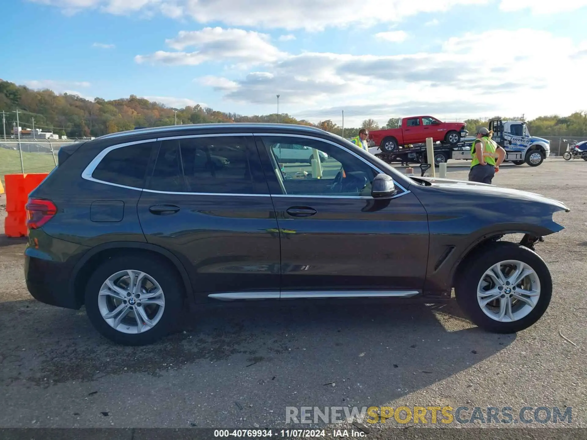 14 Photograph of a damaged car 5UXTY5C01M9F33198 BMW X3 2021