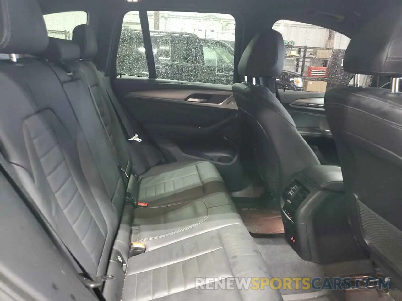 10 Photograph of a damaged car 5UXTY5C01M9F82465 BMW X3 2021