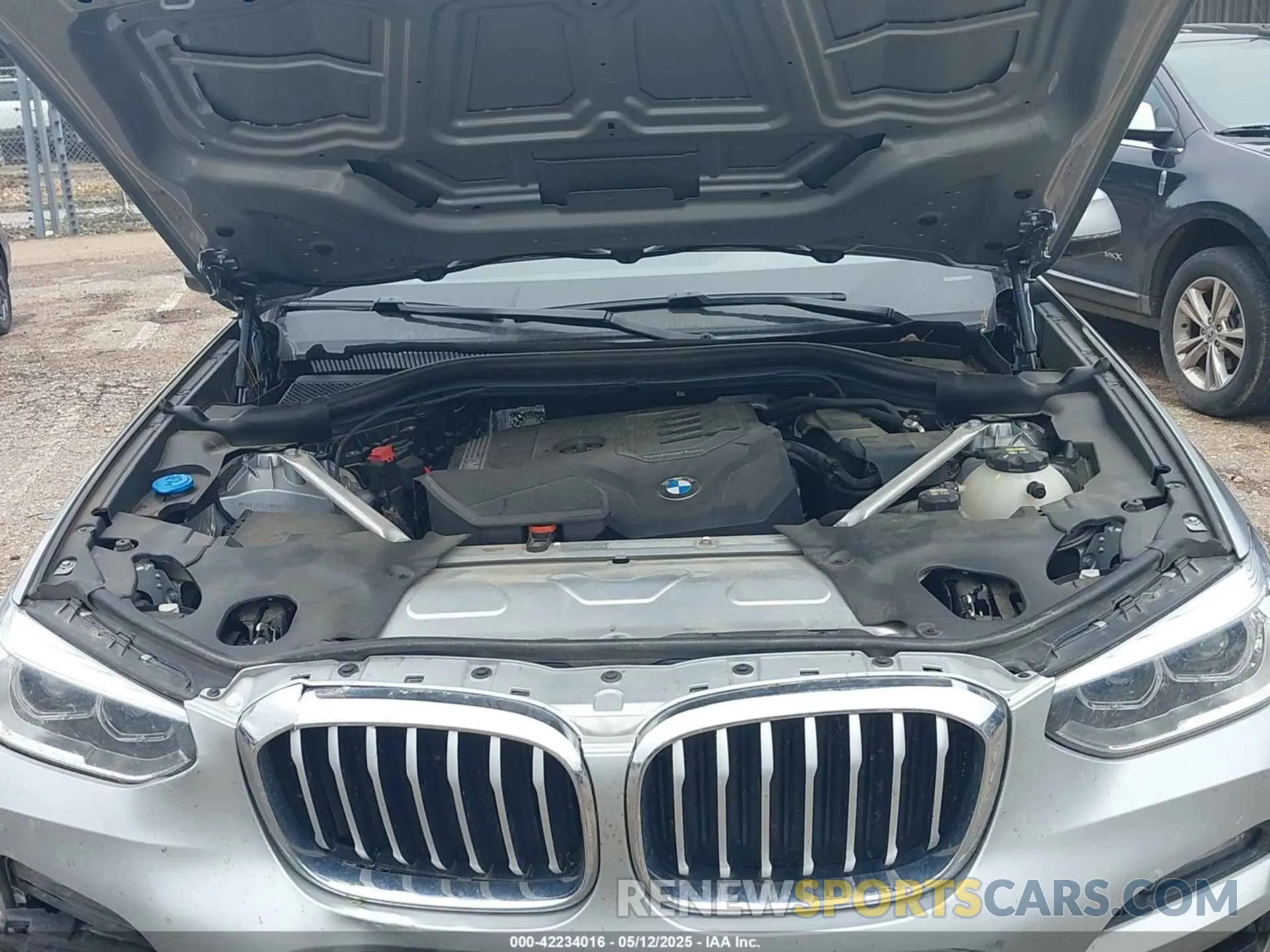 10 Photograph of a damaged car 5UXTY5C01M9H22613 BMW X3 2021