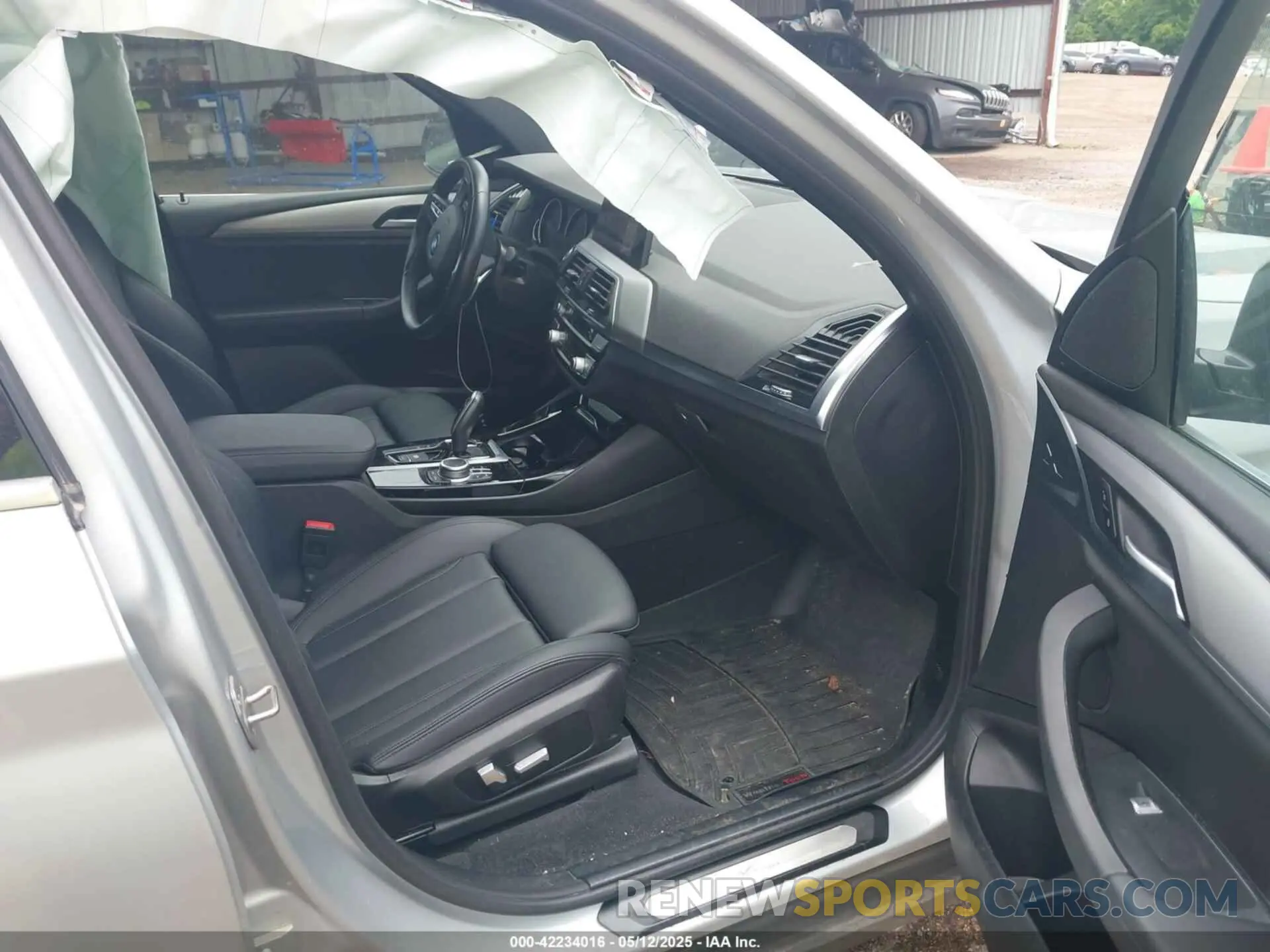 5 Photograph of a damaged car 5UXTY5C01M9H22613 BMW X3 2021