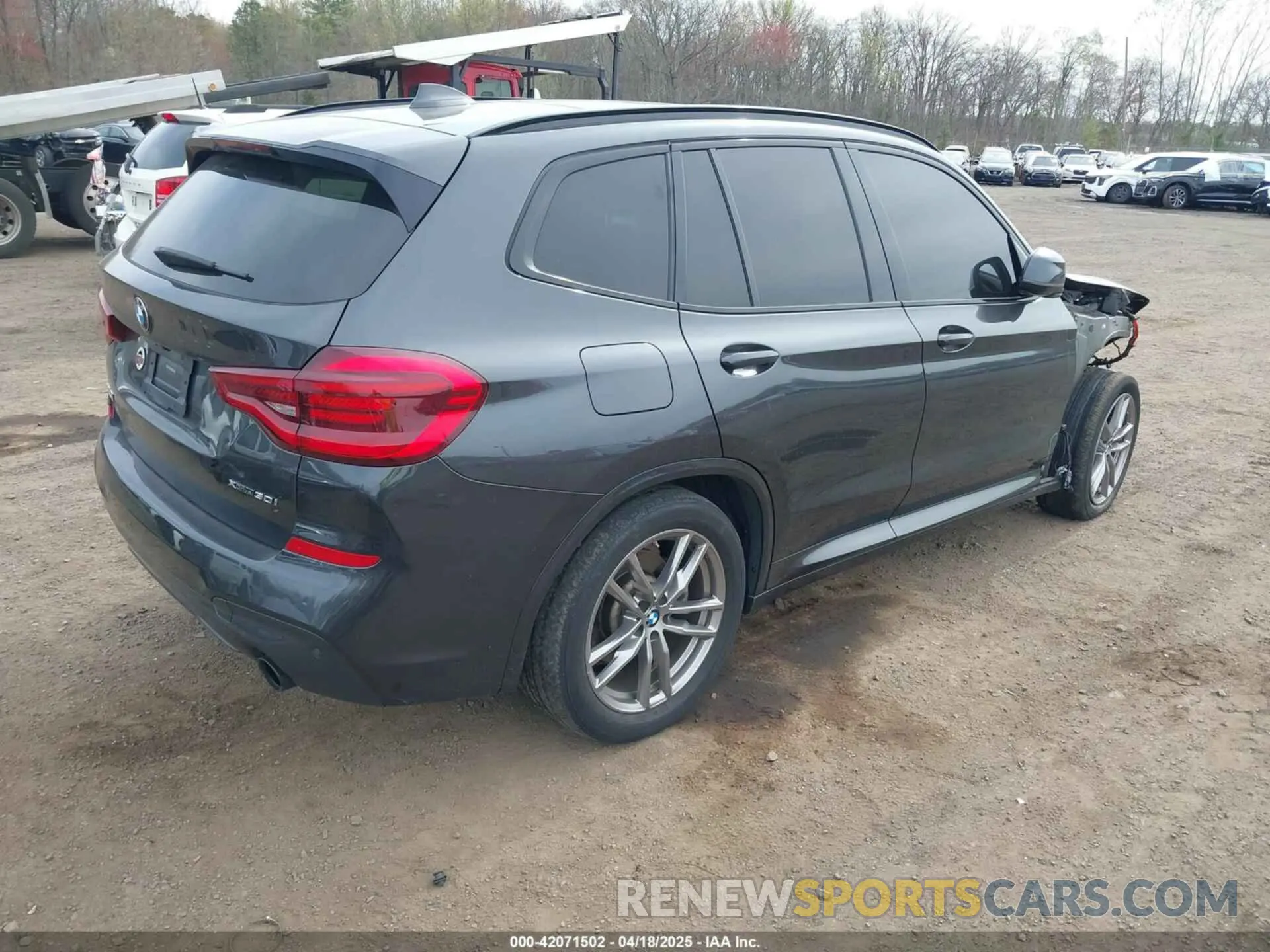 4 Photograph of a damaged car 5UXTY5C02M9E19758 BMW X3 2021