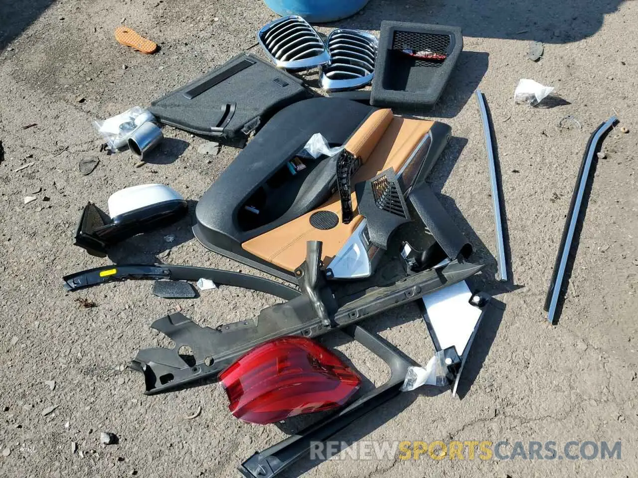 13 Photograph of a damaged car 5UXTY5C02M9E67096 BMW X3 2021