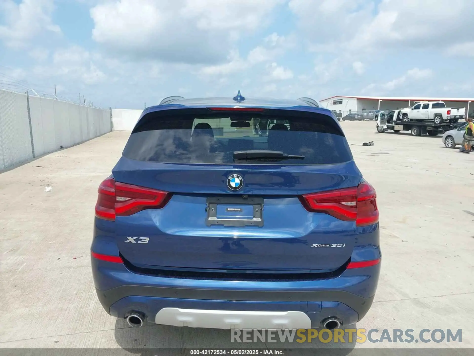 16 Photograph of a damaged car 5UXTY5C02M9G01198 BMW X3 2021