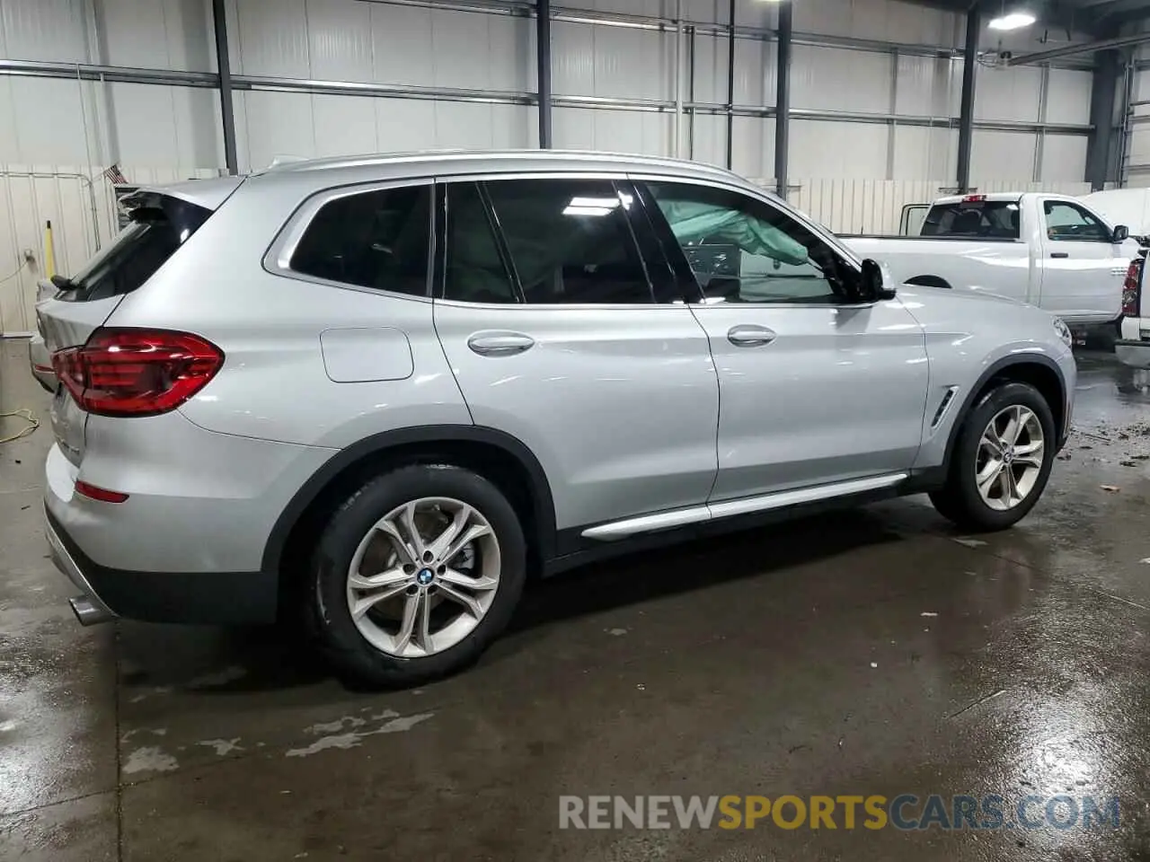 3 Photograph of a damaged car 5UXTY5C02M9G25789 BMW X3 2021