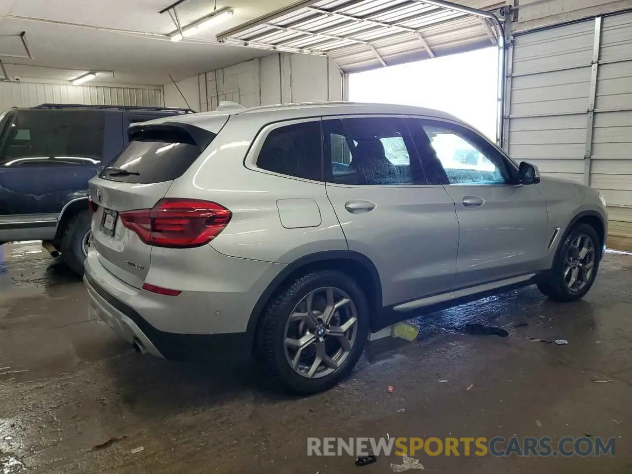 3 Photograph of a damaged car 5UXTY5C03M9D85068 BMW X3 2021