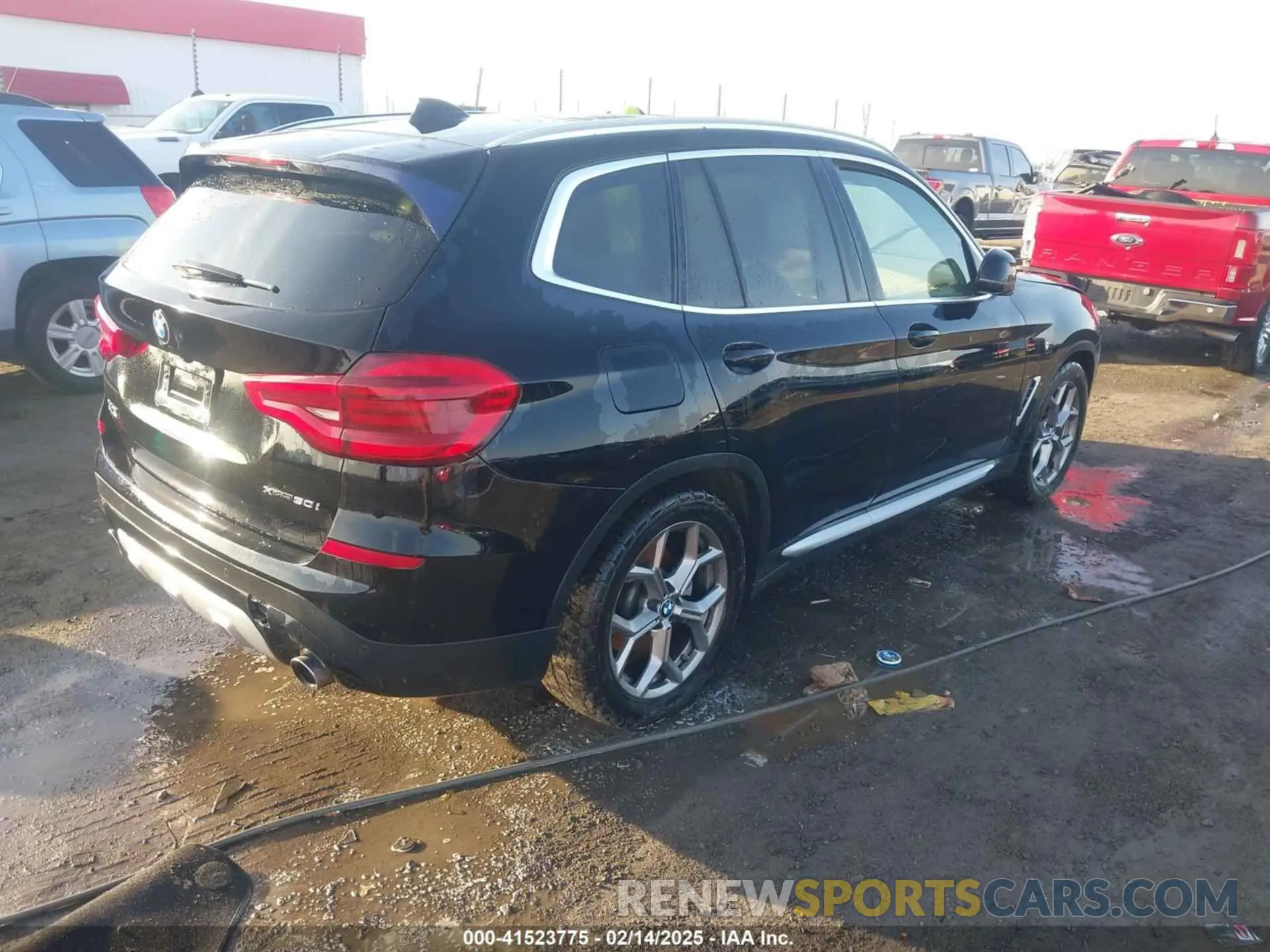4 Photograph of a damaged car 5UXTY5C04M9F57544 BMW X3 2021
